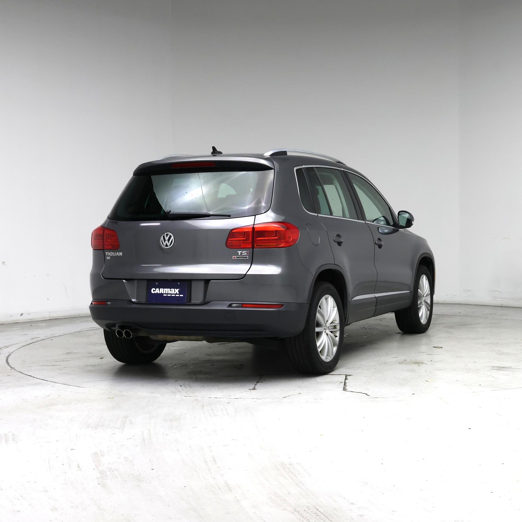 Thumbnail: 2016 Volkswagen Tiguan - 8