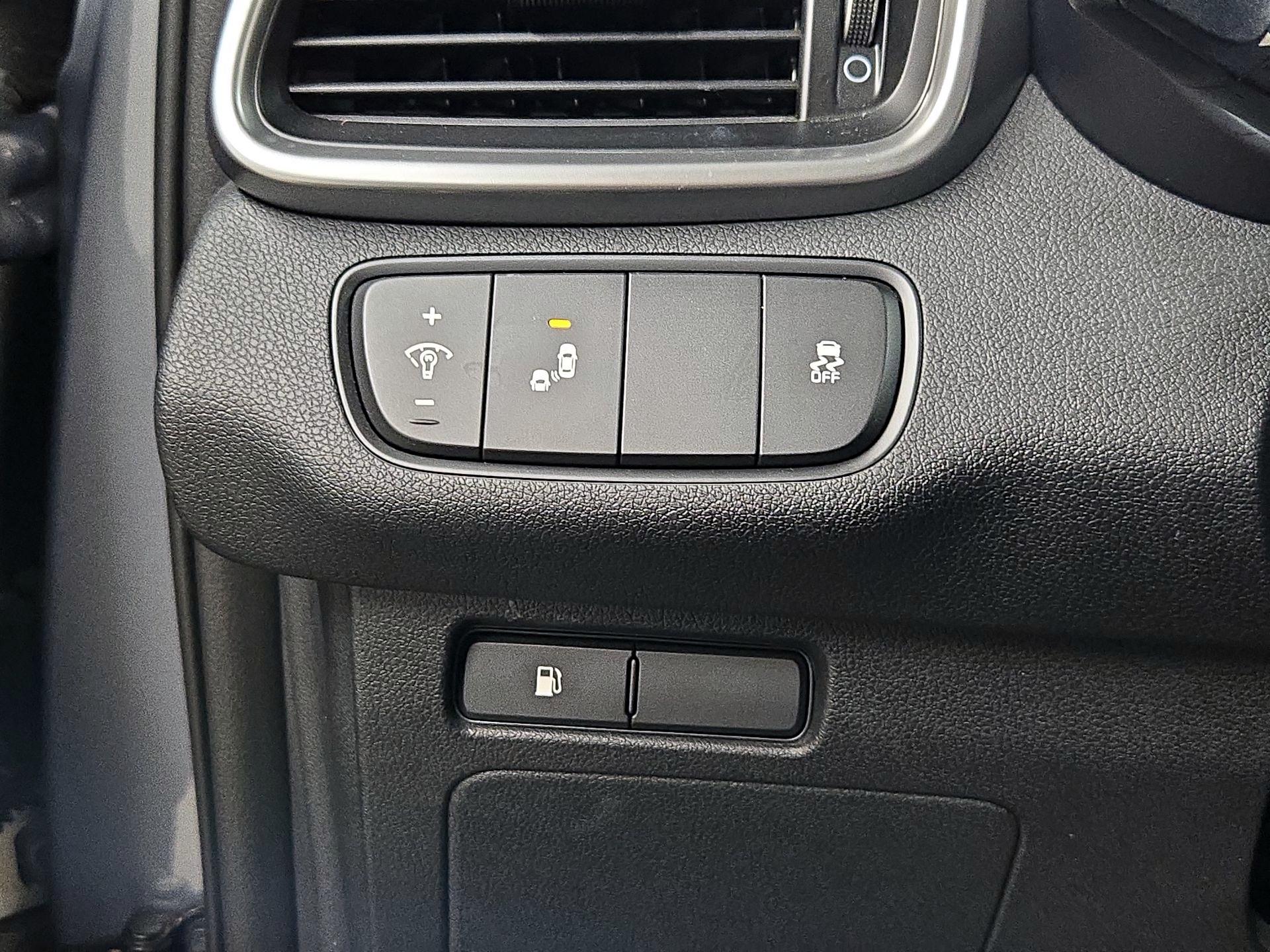 Thumbnail: 2020 Kia Sorento - 13