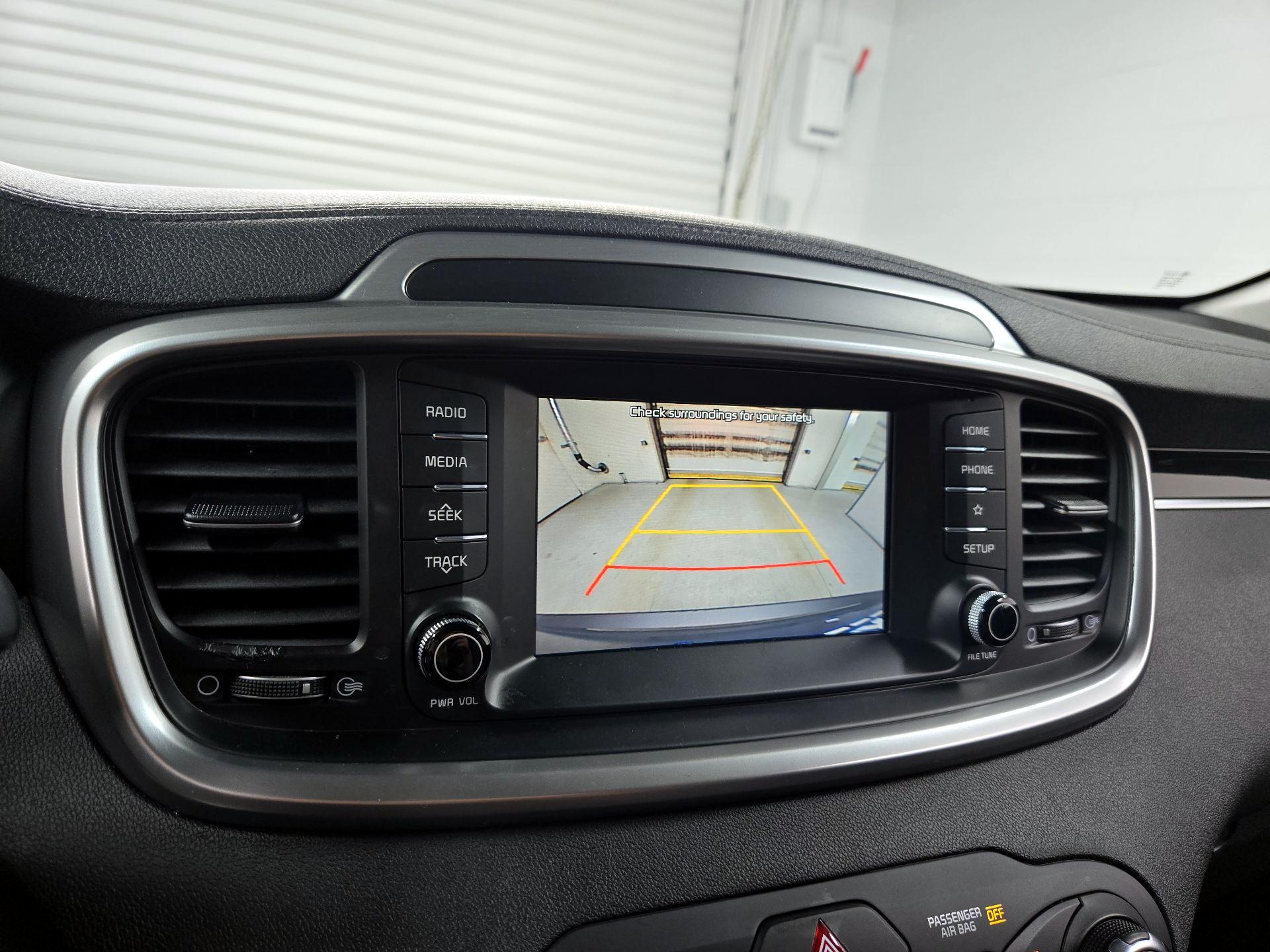 Thumbnail: 2020 Kia Sorento - 14