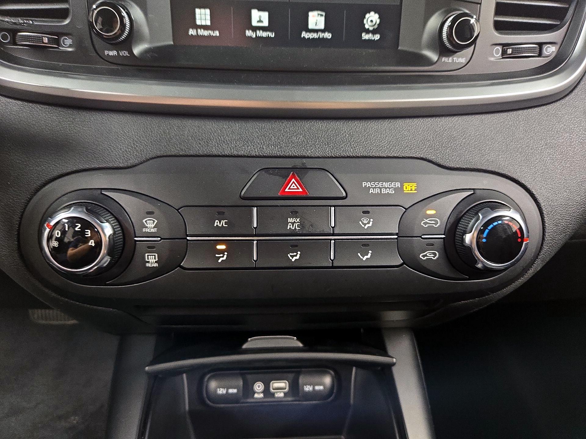 Thumbnail: 2020 Kia Sorento - 16