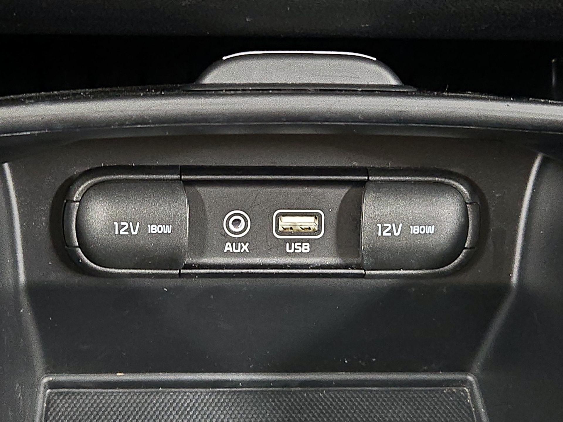 Thumbnail: 2020 Kia Sorento - 18