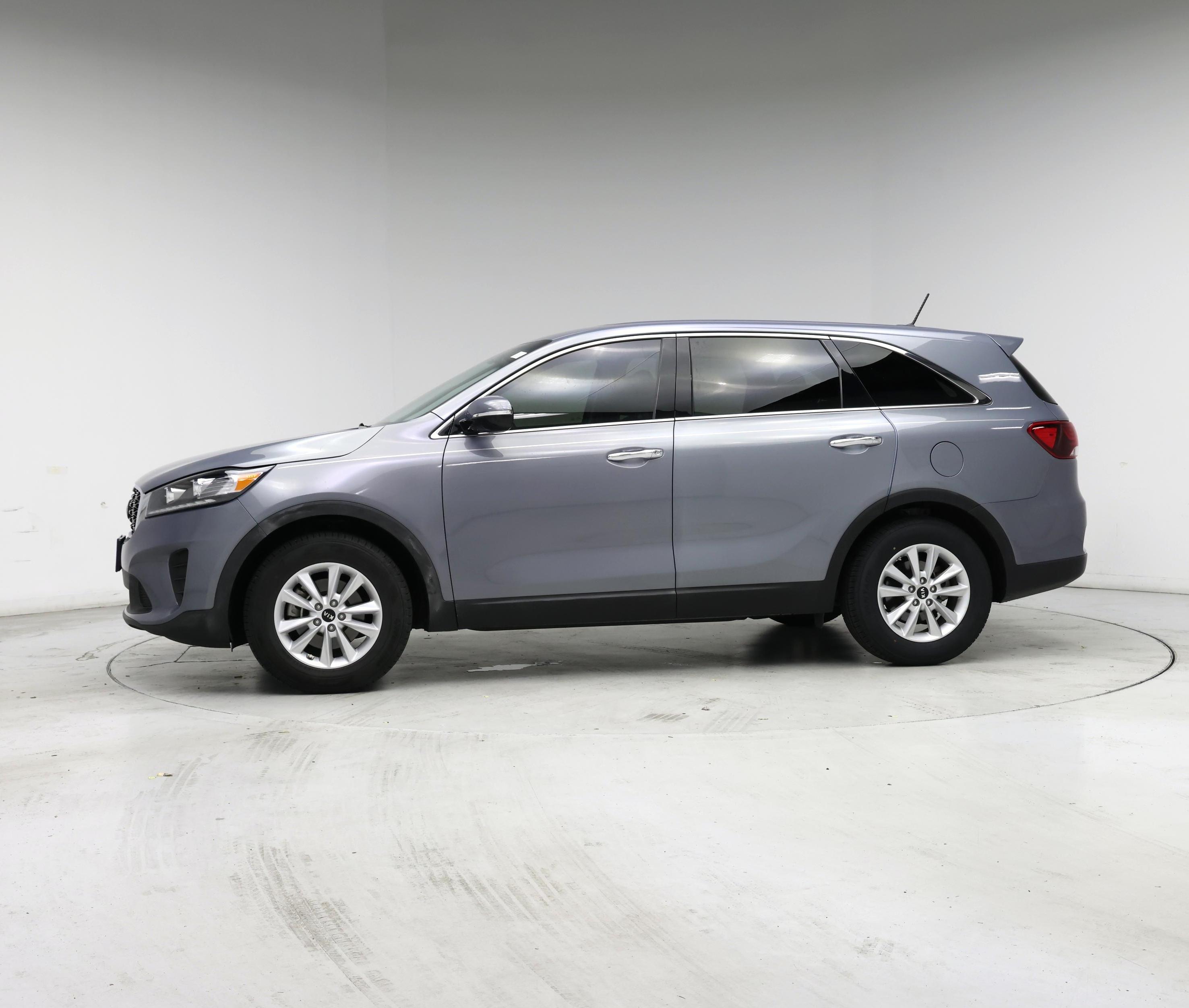 Thumbnail: 2020 Kia Sorento - 3