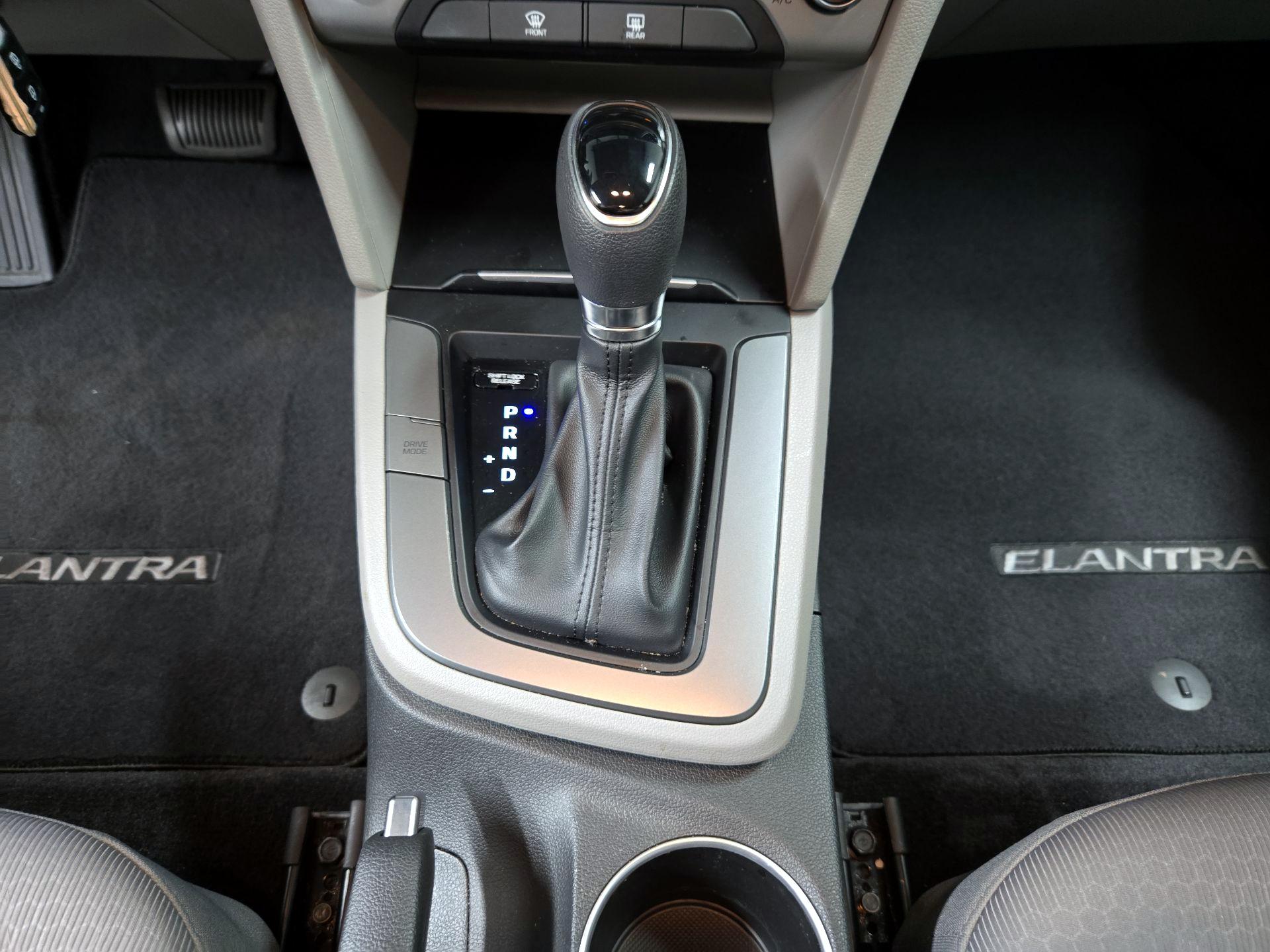 Thumbnail: 2018 Hyundai Elantra - 17