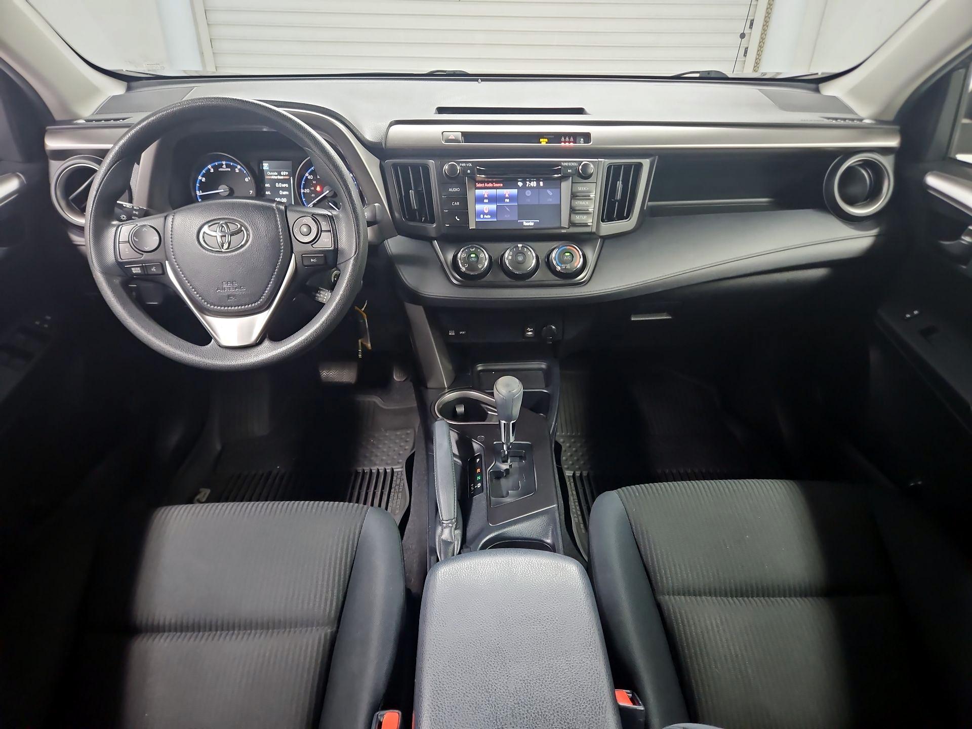 Thumbnail: 2017 Toyota RAV4 - 9