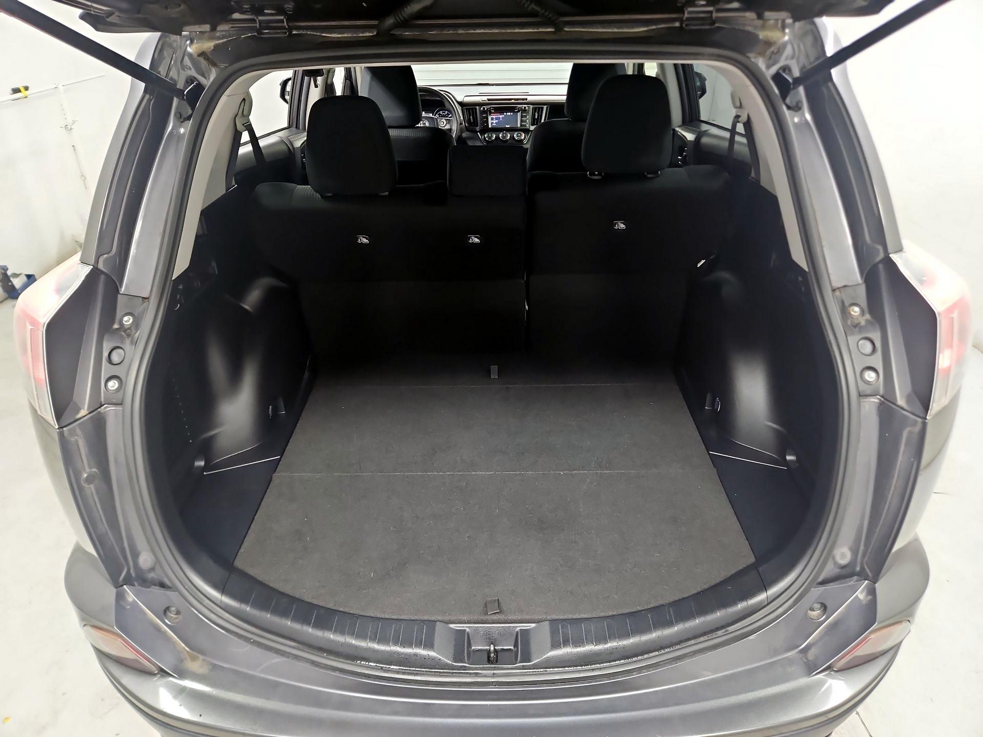 Thumbnail: 2017 Toyota RAV4 - 20