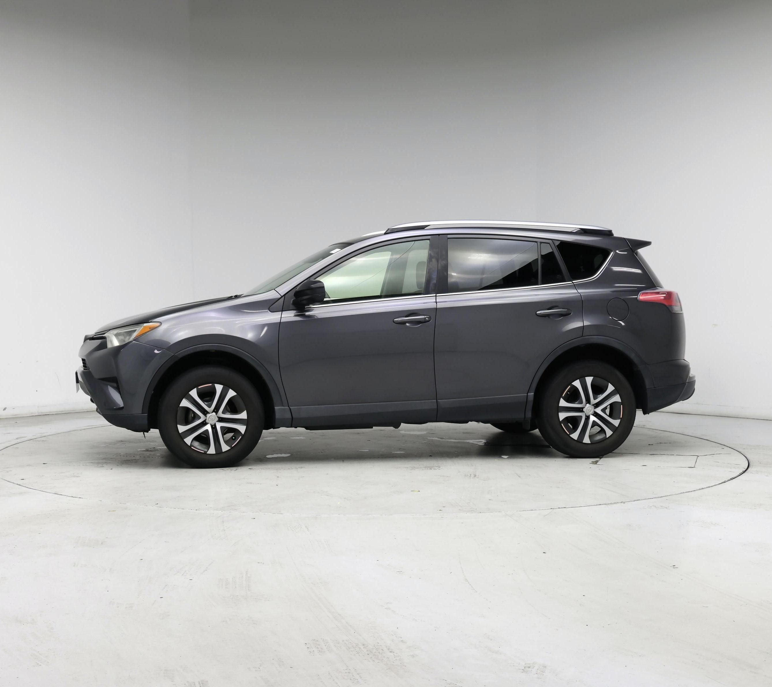 Thumbnail: 2017 Toyota RAV4 - 3