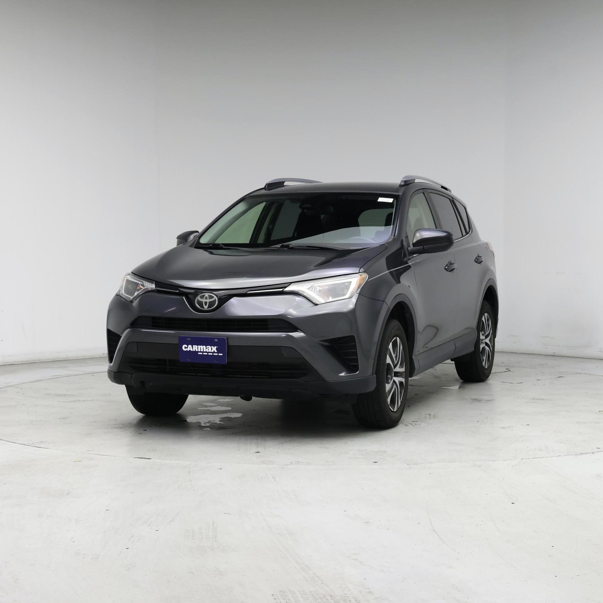 Thumbnail: 2017 Toyota RAV4 - 4