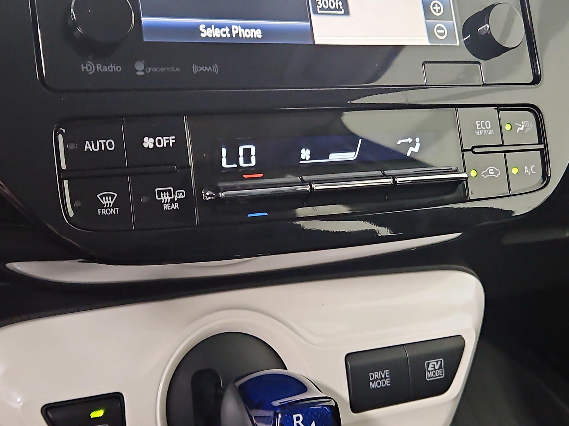 Thumbnail: 2018 Toyota Prius - 17