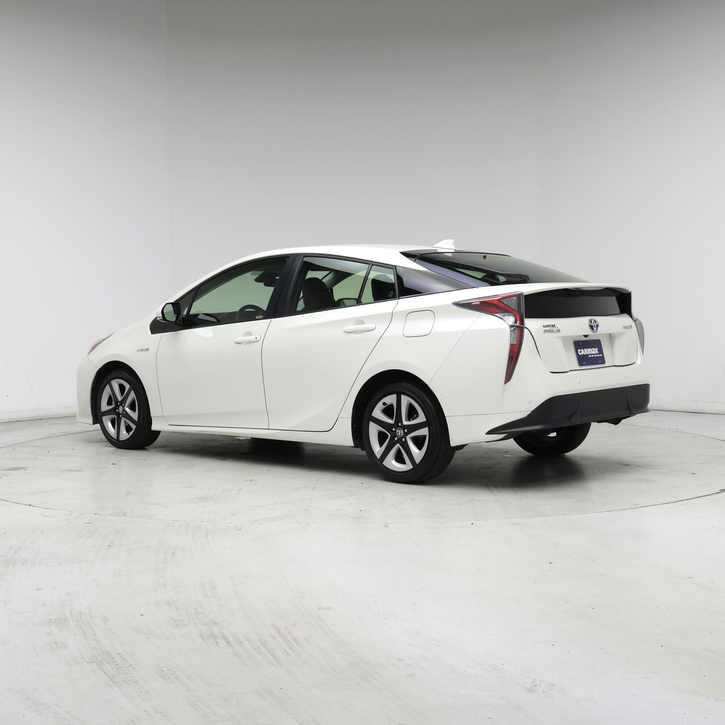 Thumbnail: 2018 Toyota Prius - 2