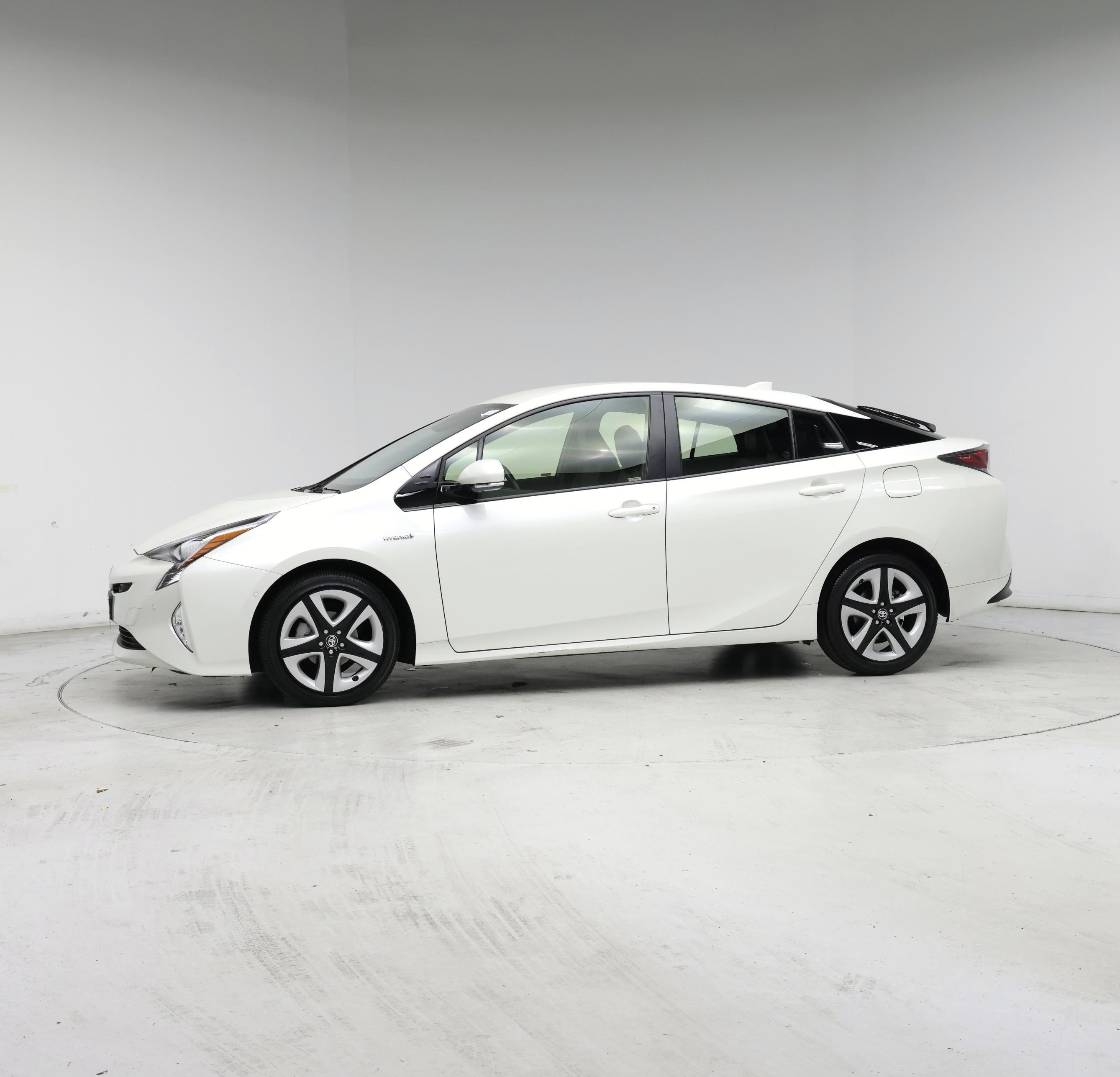 Thumbnail: 2018 Toyota Prius - 3