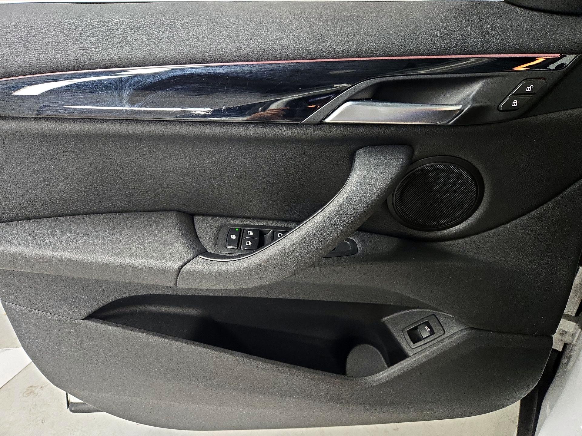 Thumbnail: 2019 BMW X1 - 12
