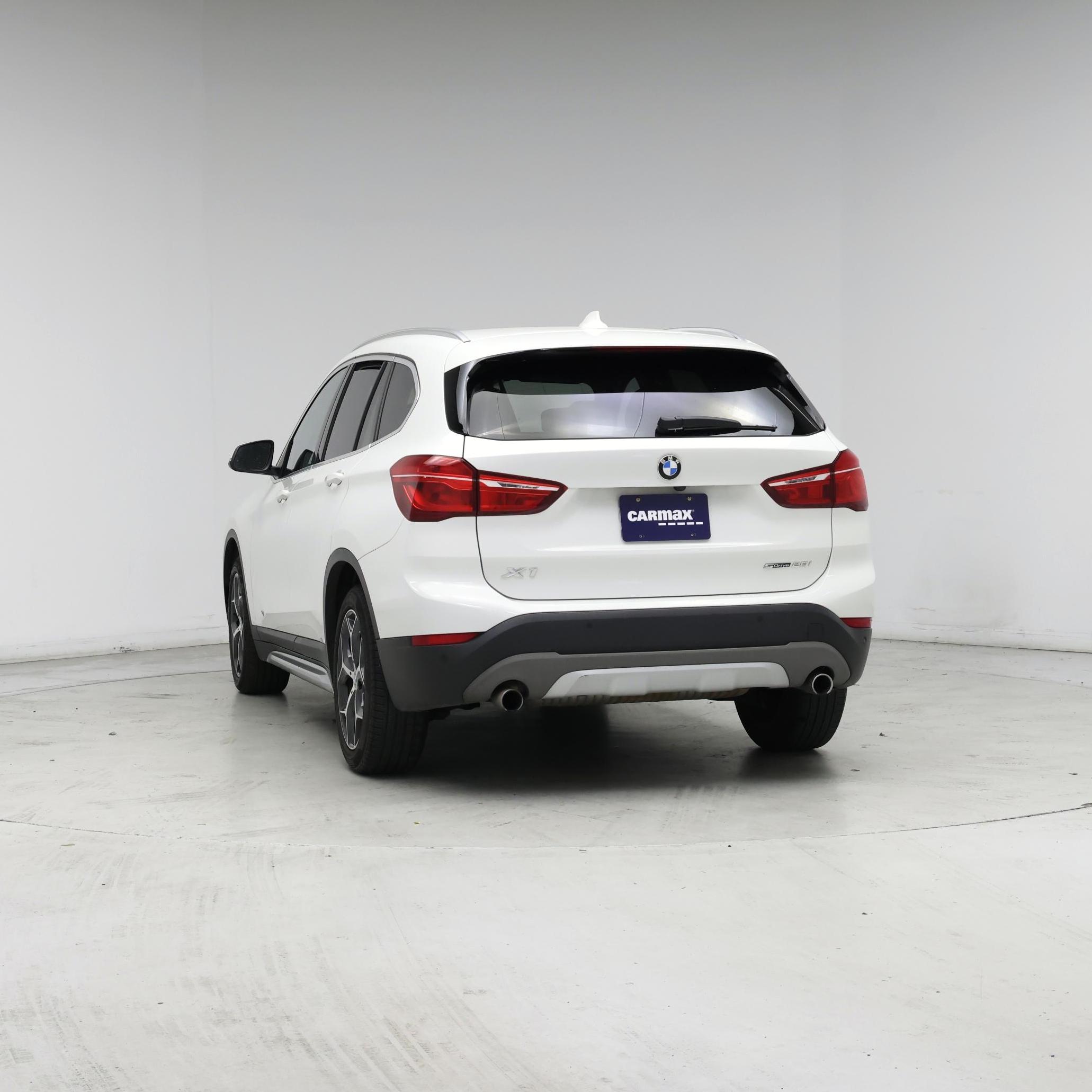Thumbnail: 2019 BMW X1 - 6