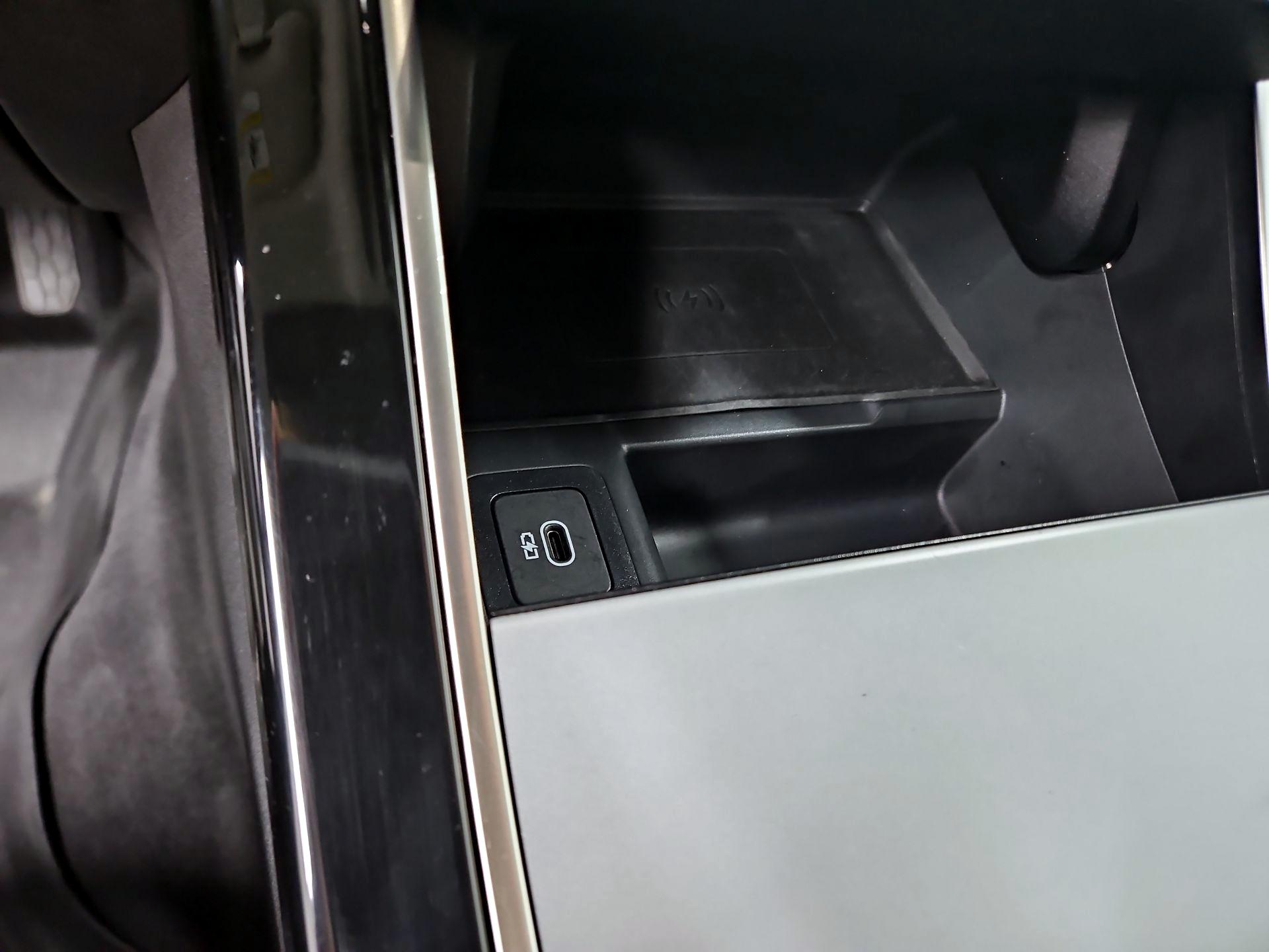 Thumbnail: 2024 Land Rover Range Rover Velar - 19