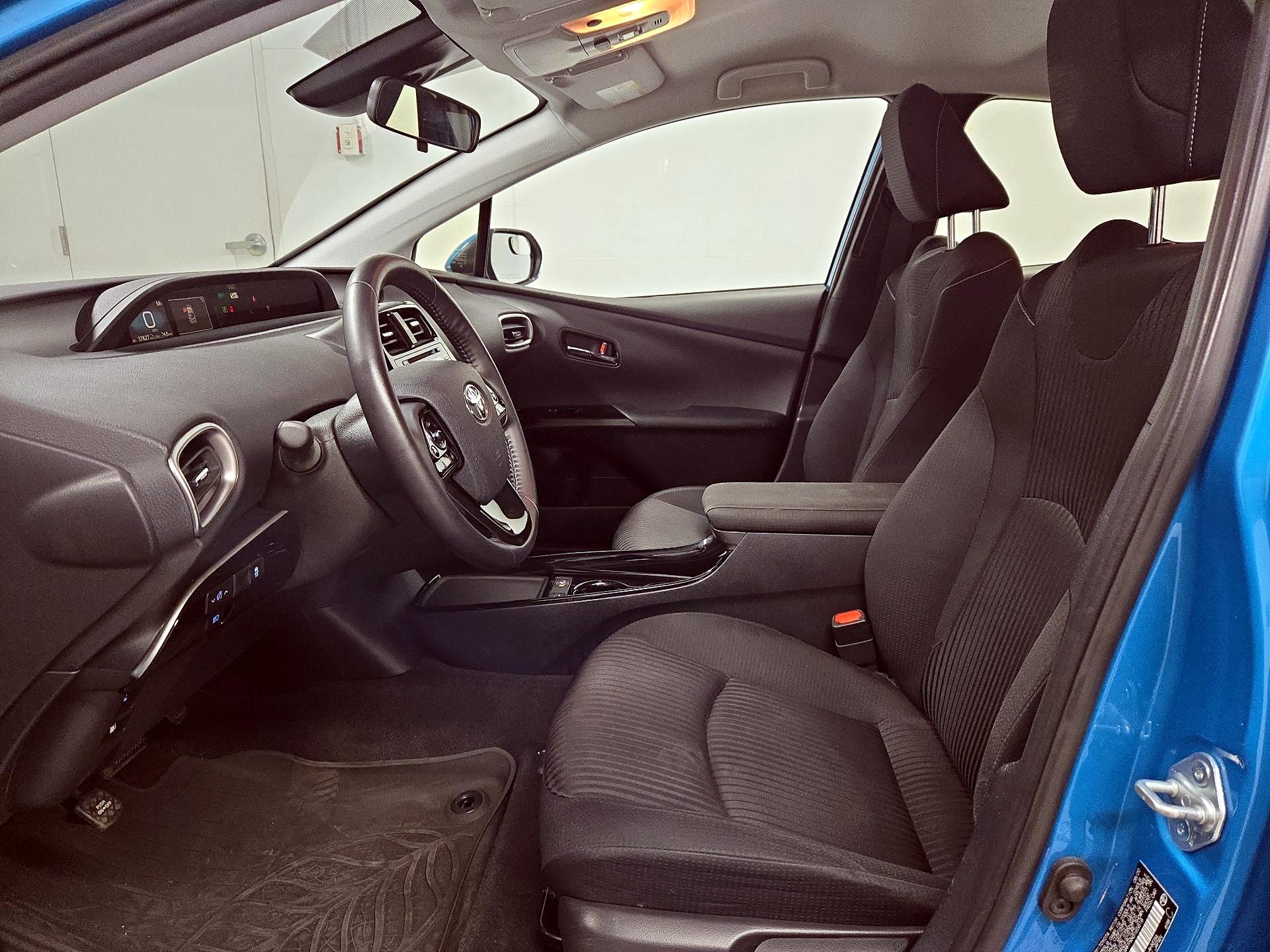 Thumbnail: 2021 Toyota Prius Prime - 11
