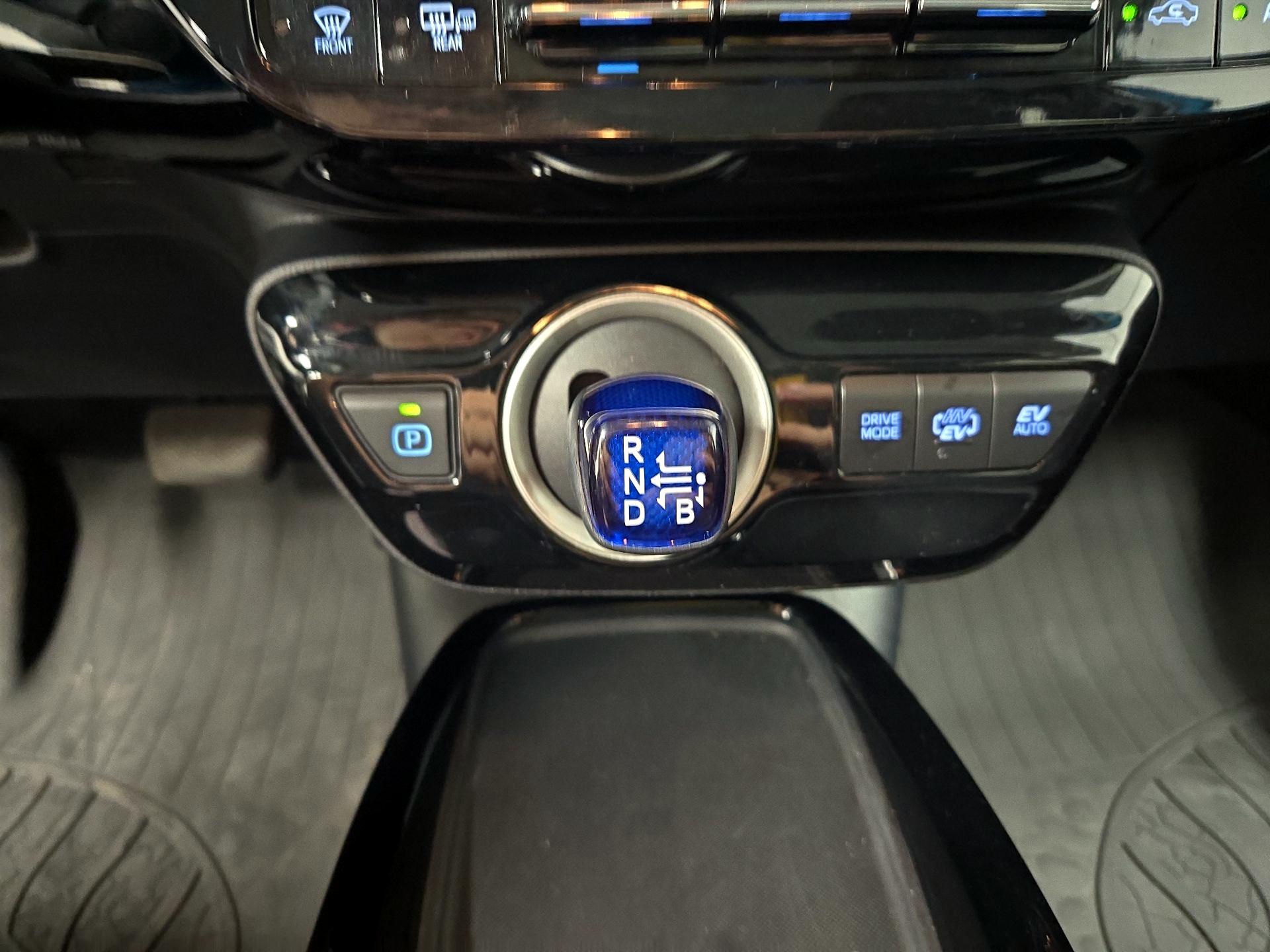 Thumbnail: 2021 Toyota Prius Prime - 17