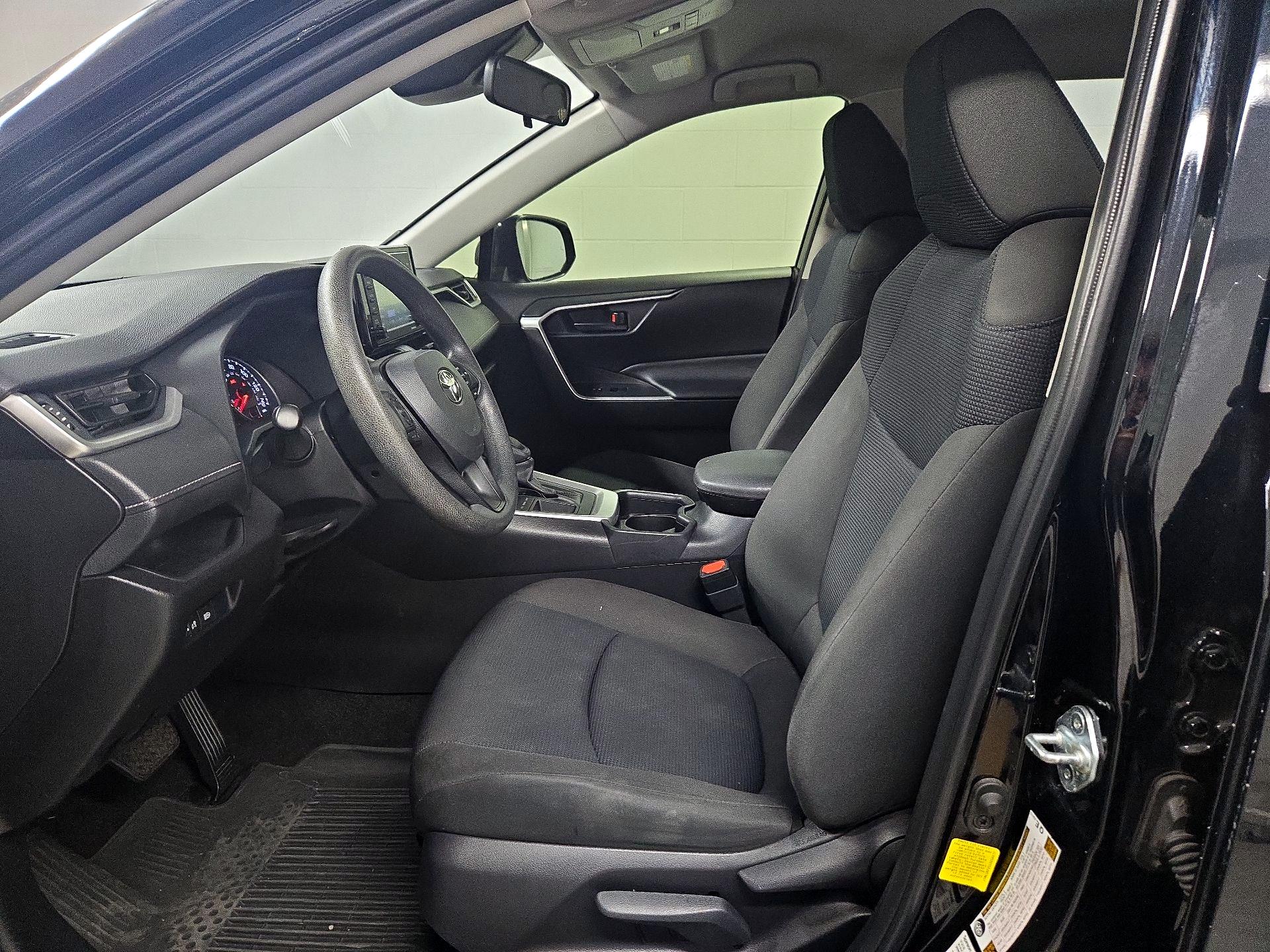 Thumbnail: 2020 Toyota RAV4 - 11