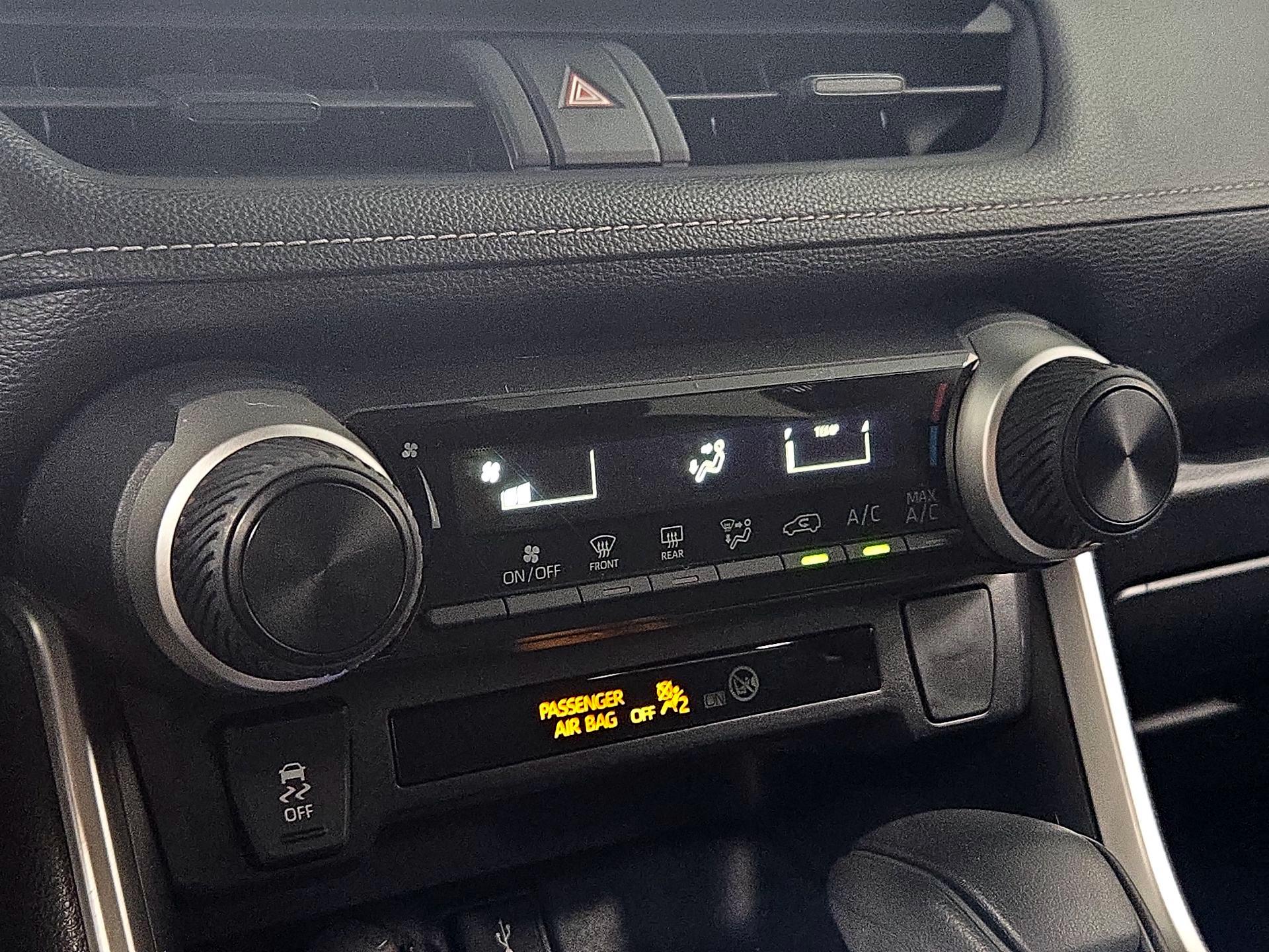 Thumbnail: 2020 Toyota RAV4 - 16