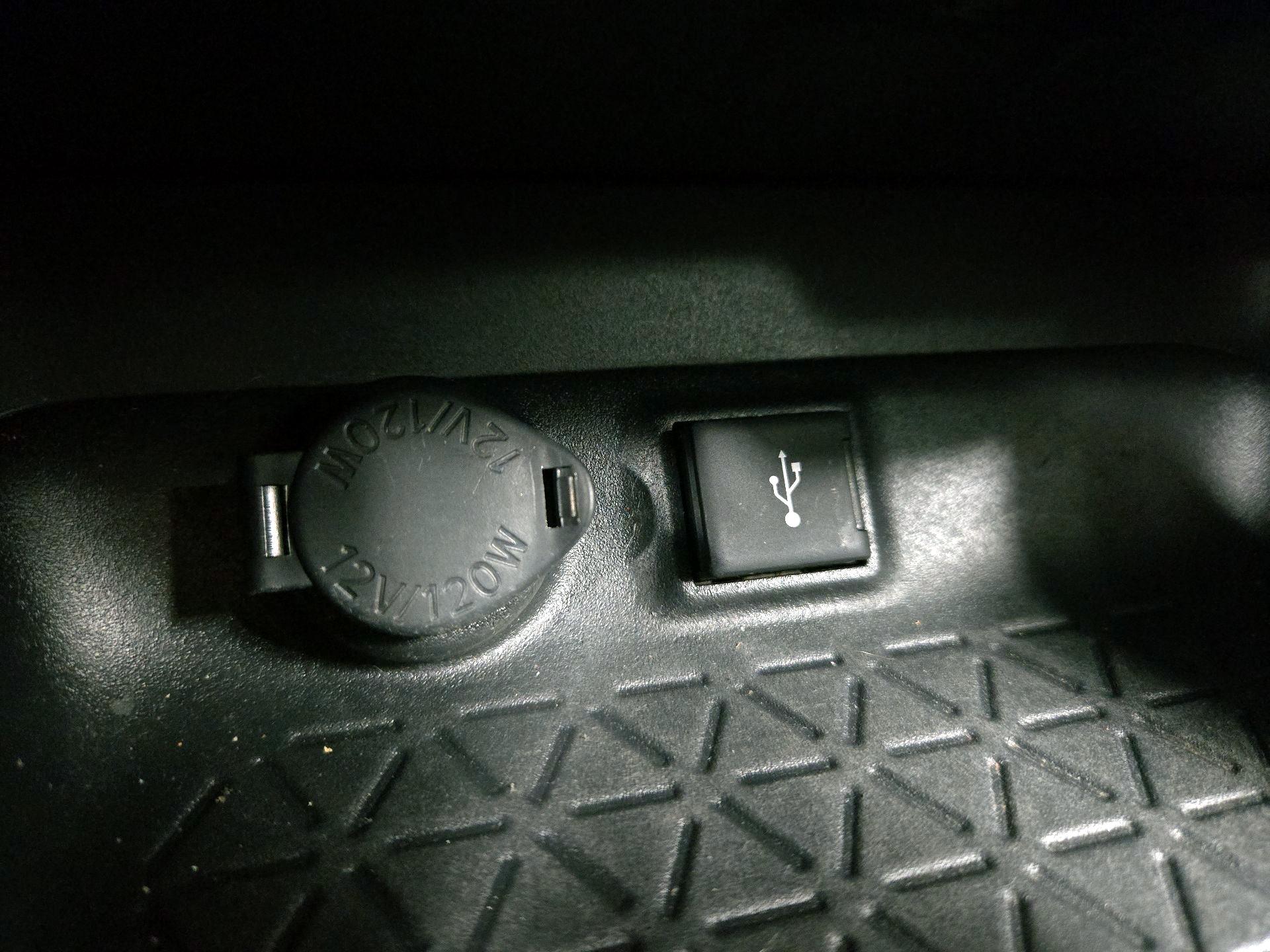 Thumbnail: 2020 Toyota RAV4 - 18