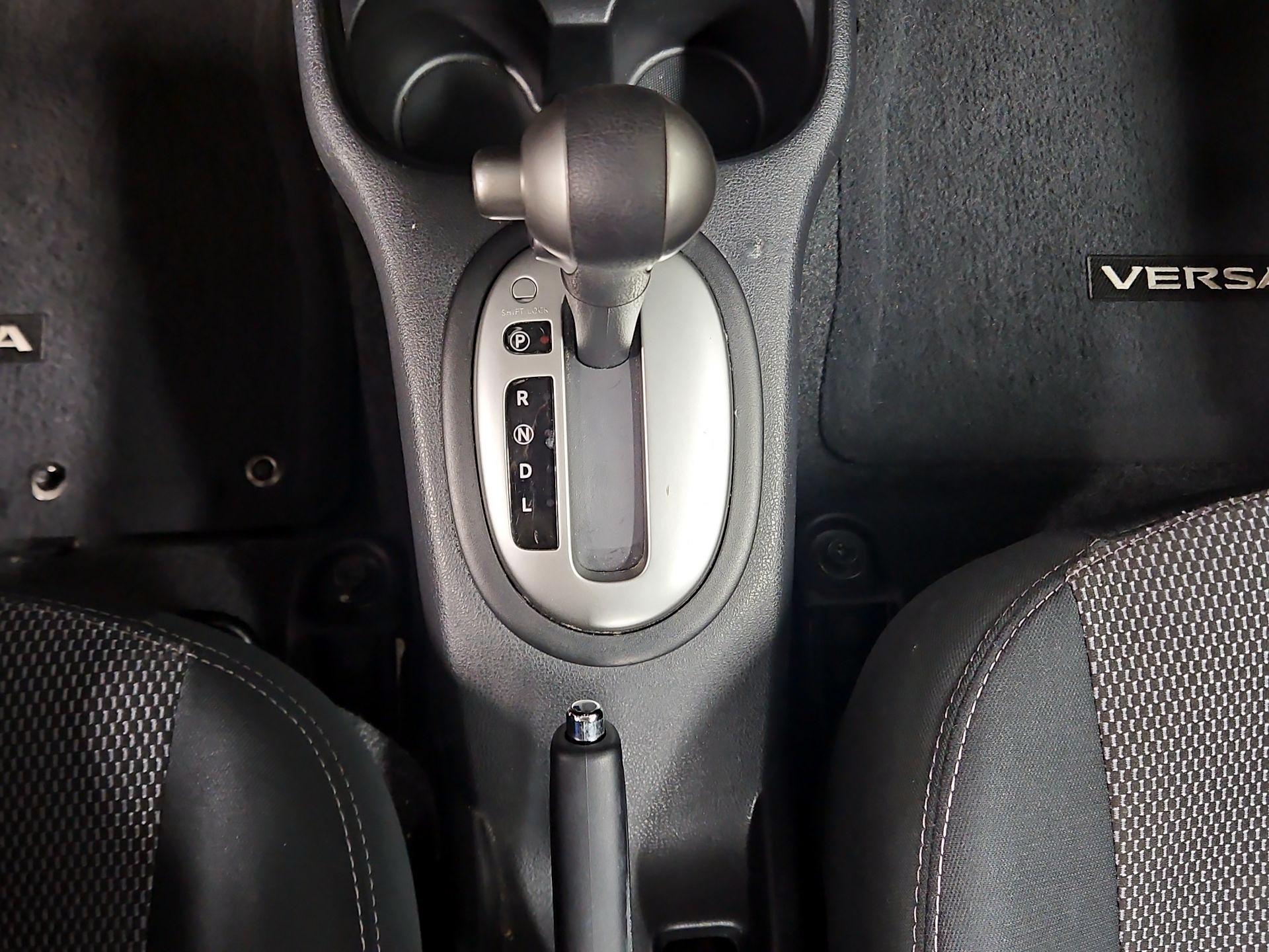 Thumbnail: 2015 Nissan Versa - 16