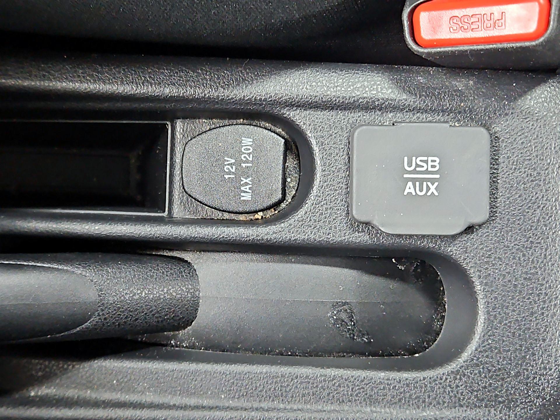Thumbnail: 2015 Nissan Versa - 17