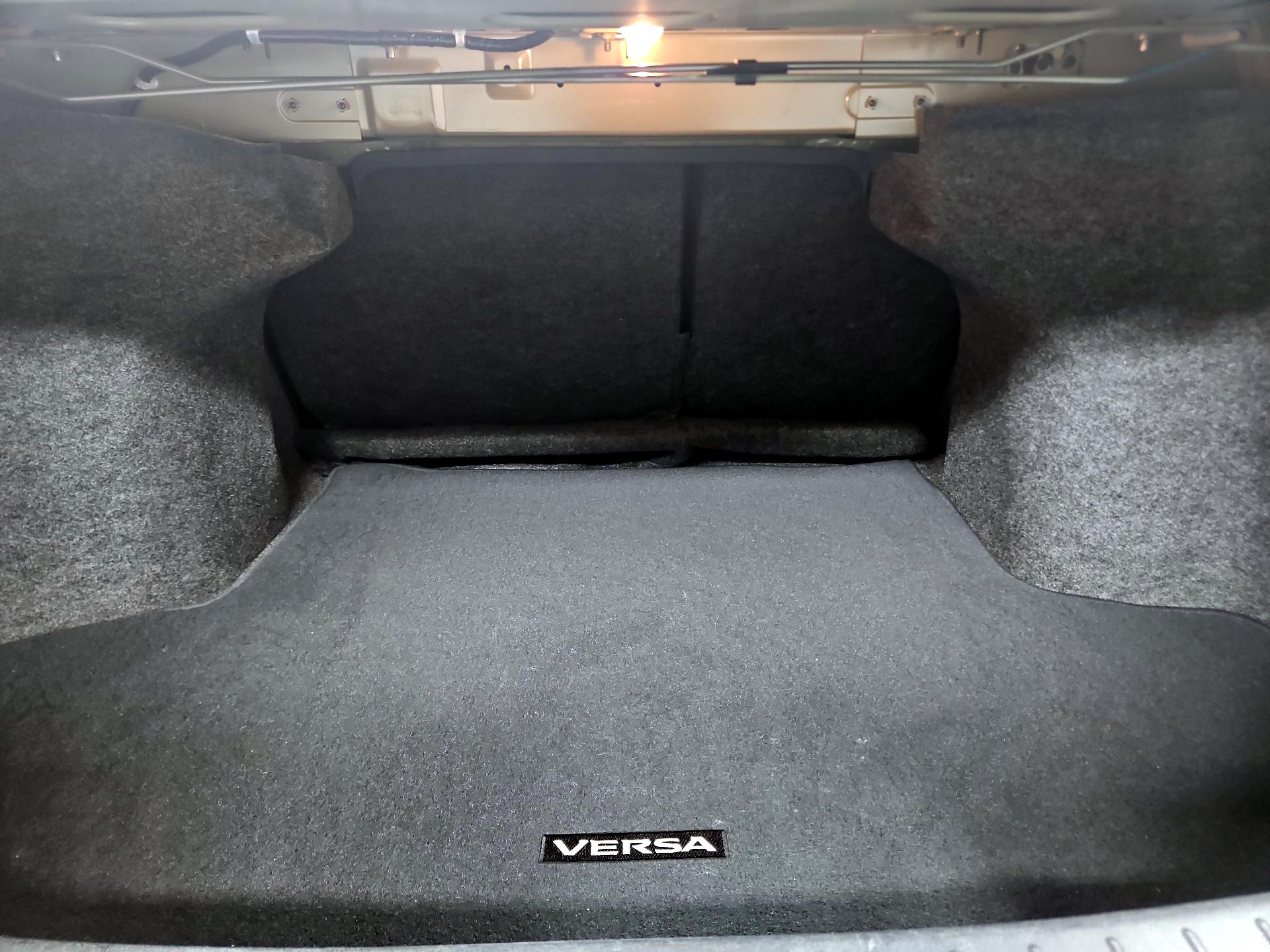 Thumbnail: 2015 Nissan Versa - 19