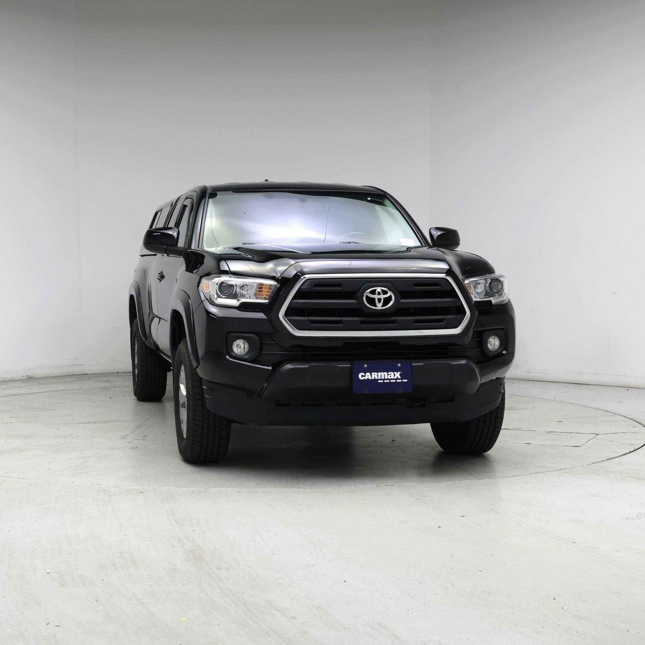 Thumbnail: 2016 Toyota Tacoma - 5