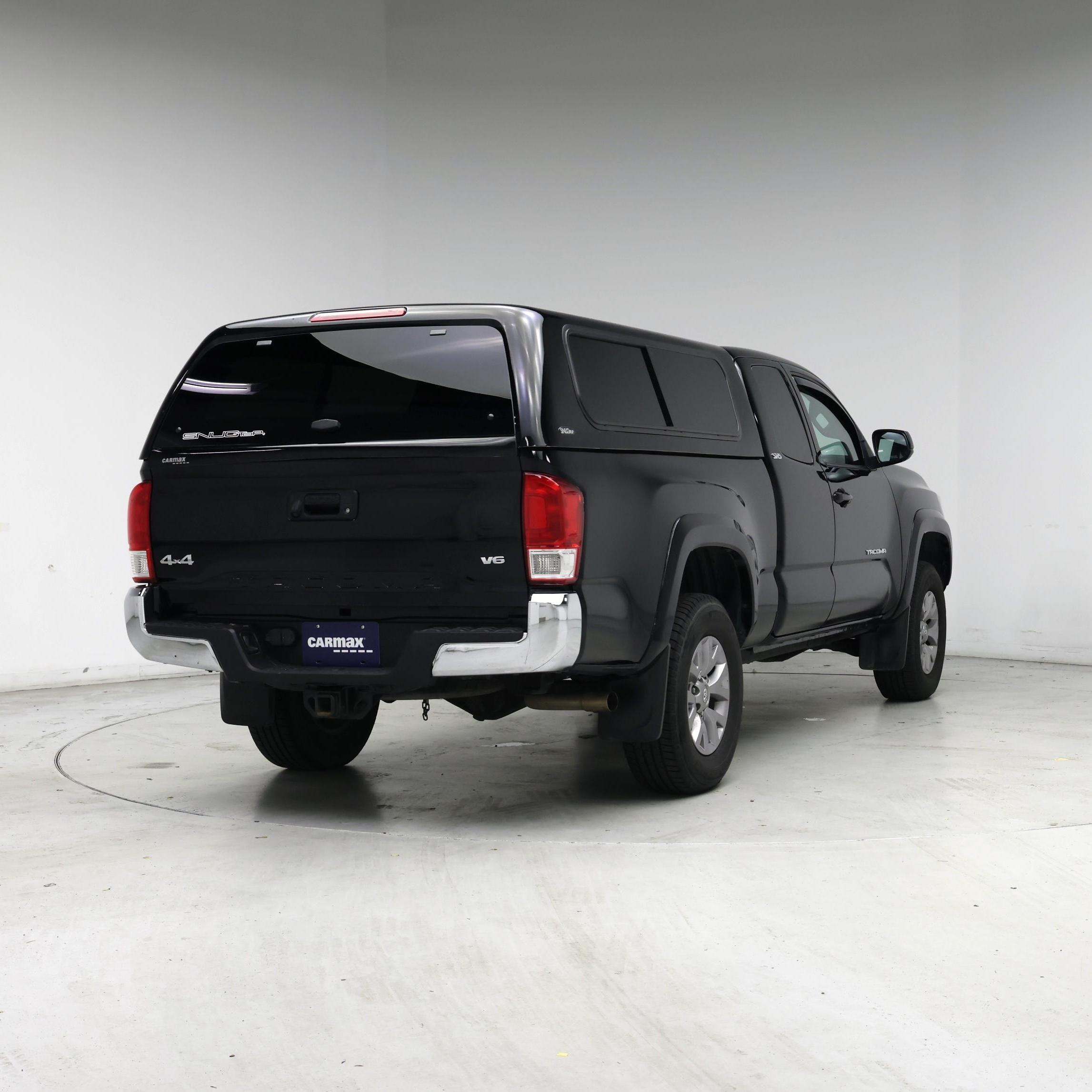 Thumbnail: 2016 Toyota Tacoma - 8