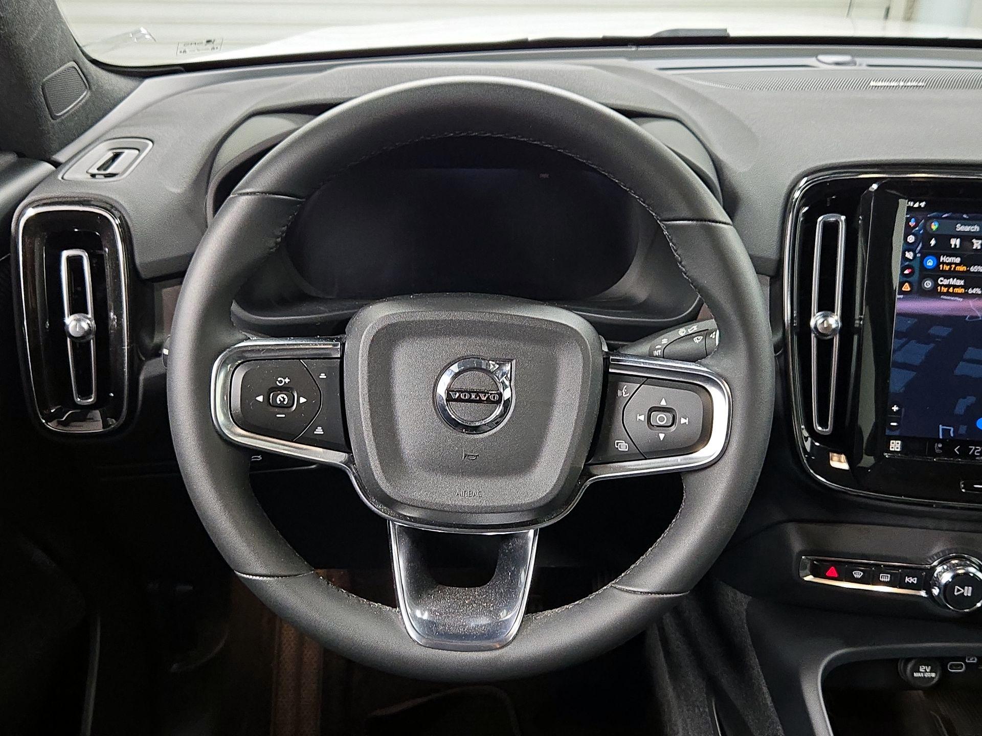 Thumbnail: 2023 Volvo C40 - 10