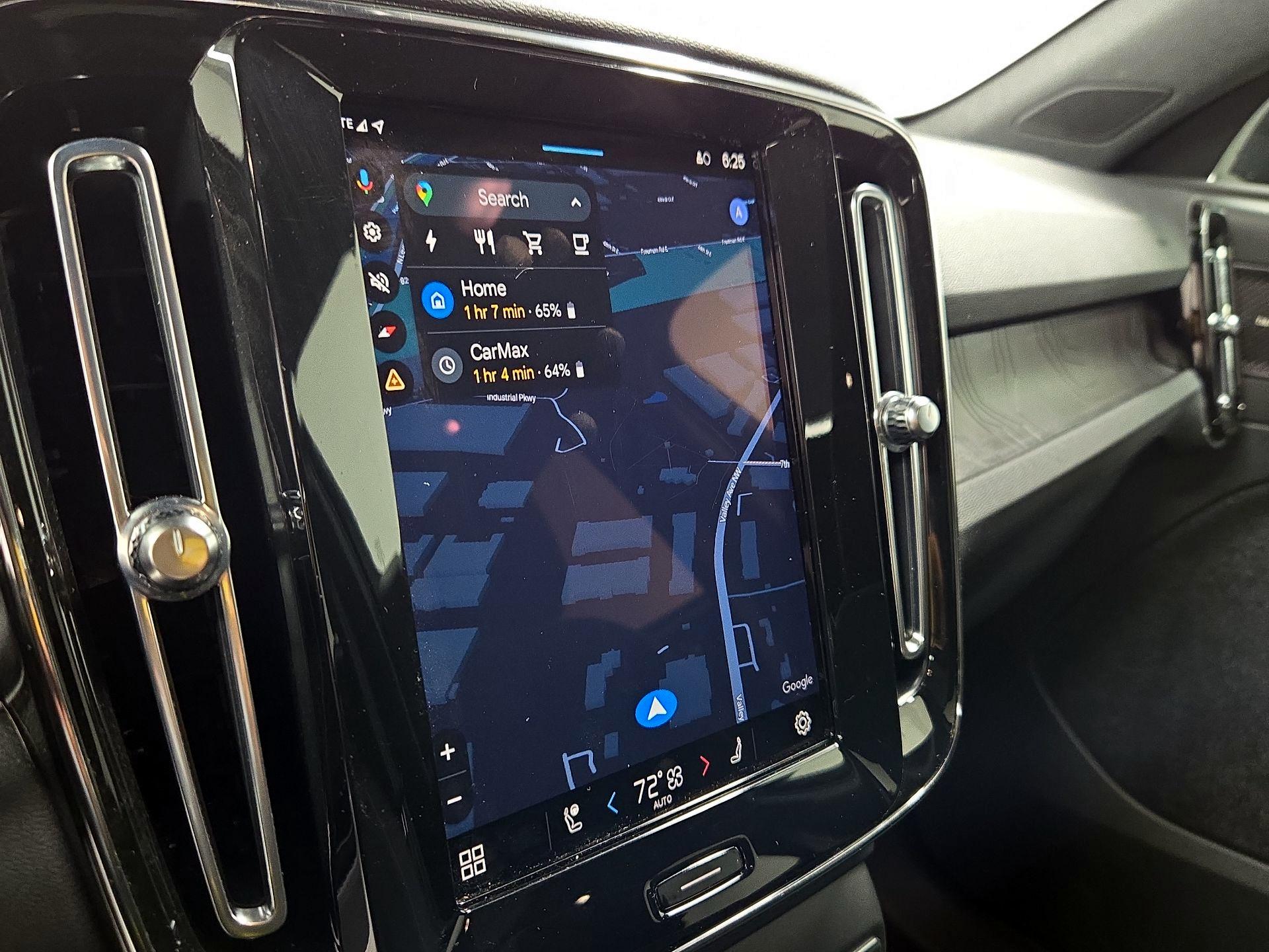 Thumbnail: 2023 Volvo C40 - 14