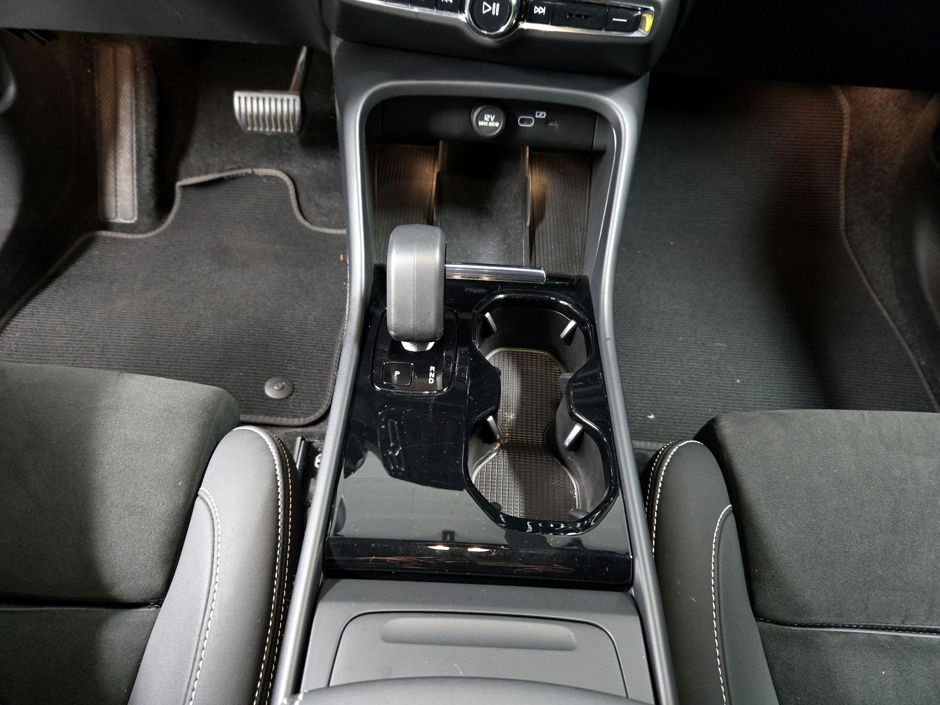 Thumbnail: 2023 Volvo C40 - 18