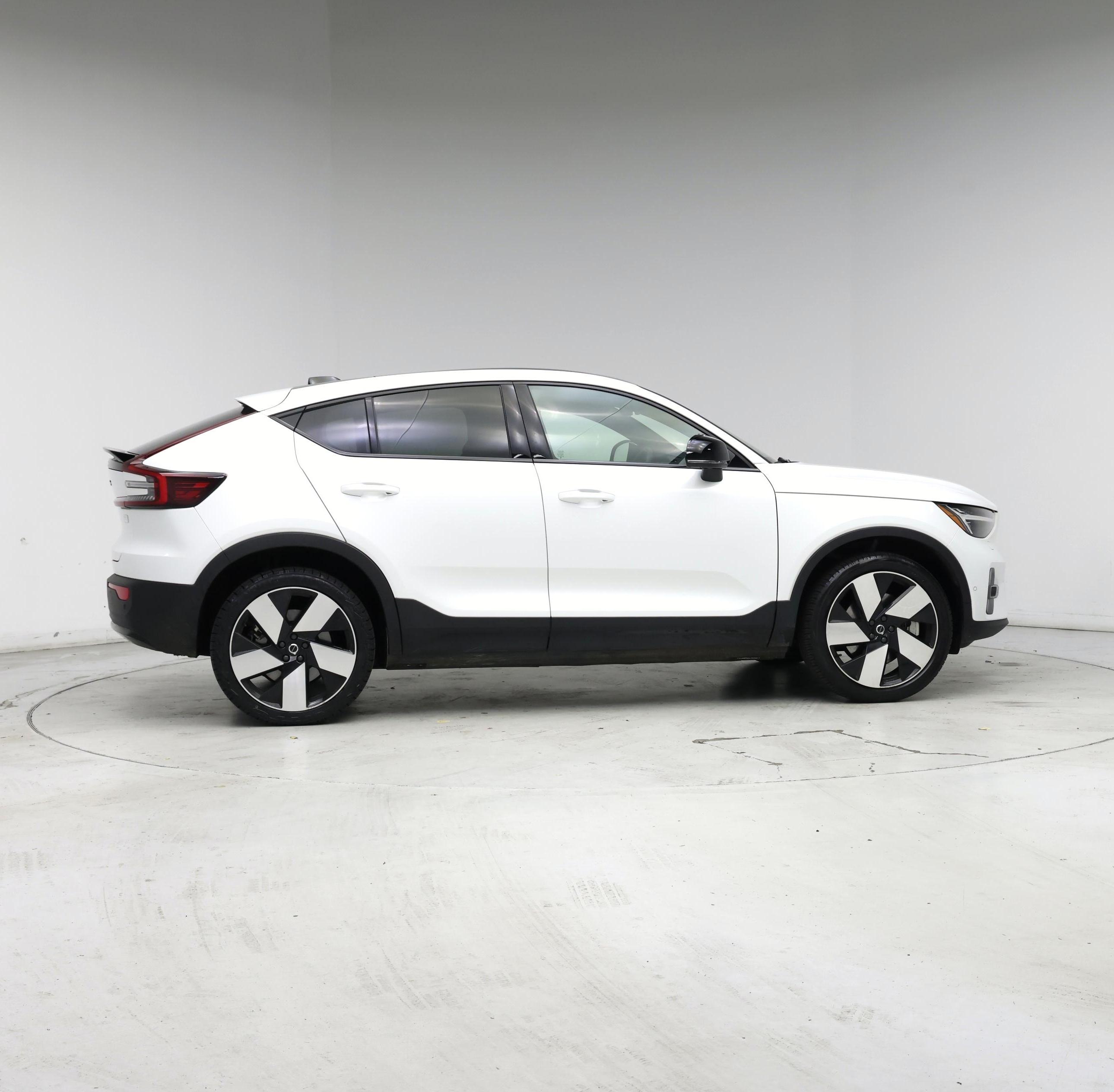 Thumbnail: 2023 Volvo C40 - 7