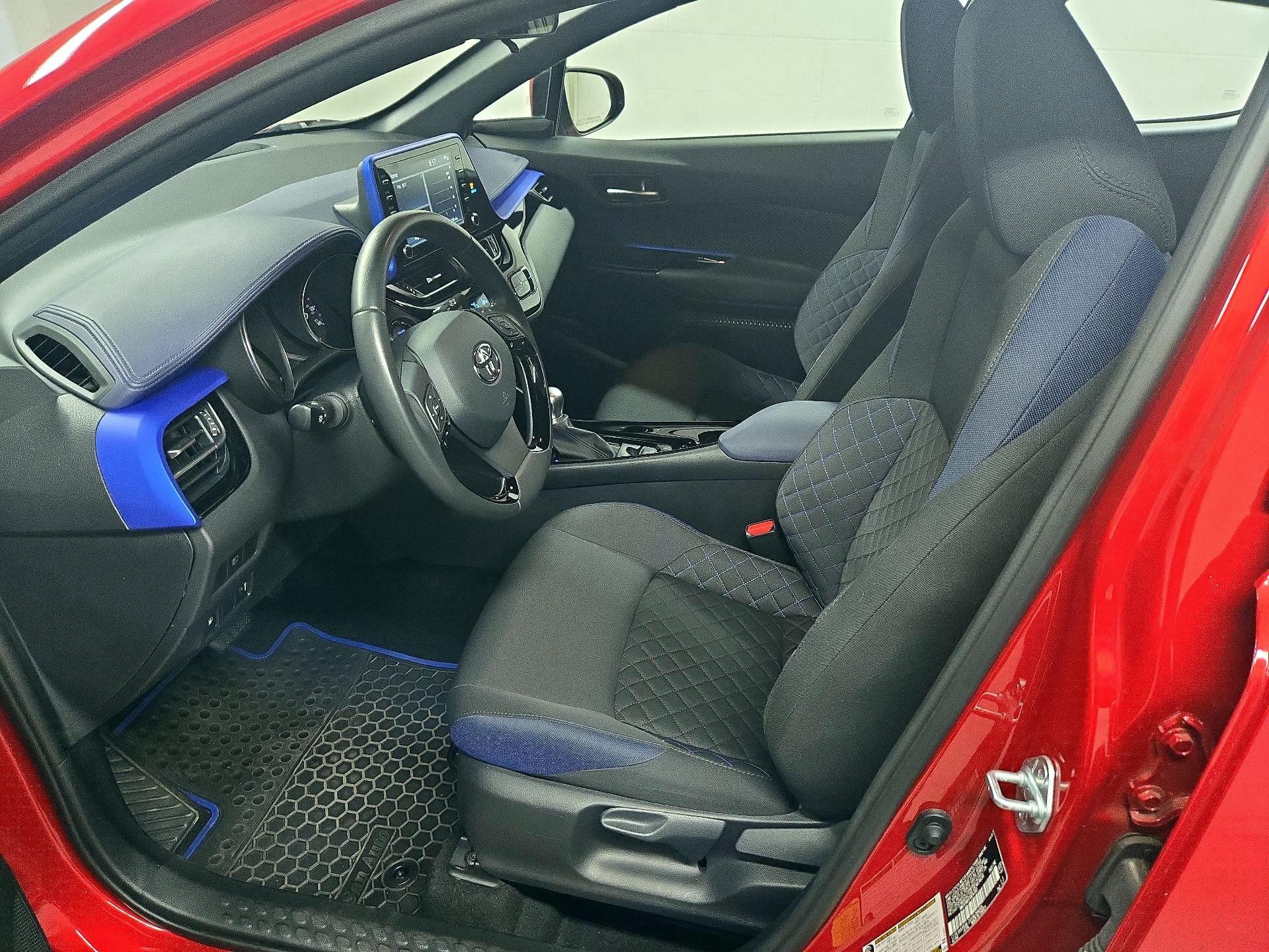Thumbnail: 2022 Toyota C-HR - 11
