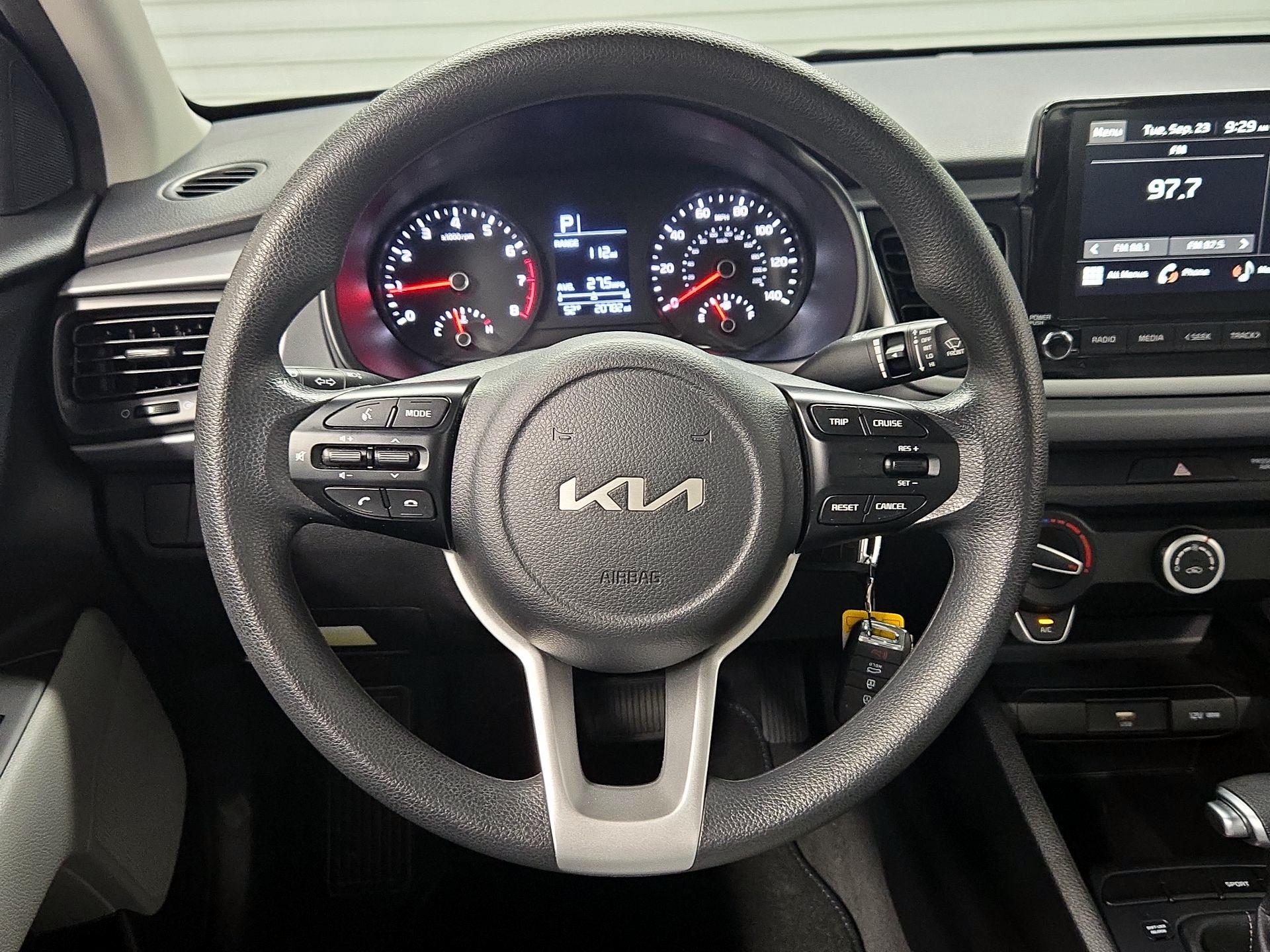 Thumbnail: 2022 Kia Rio - 10