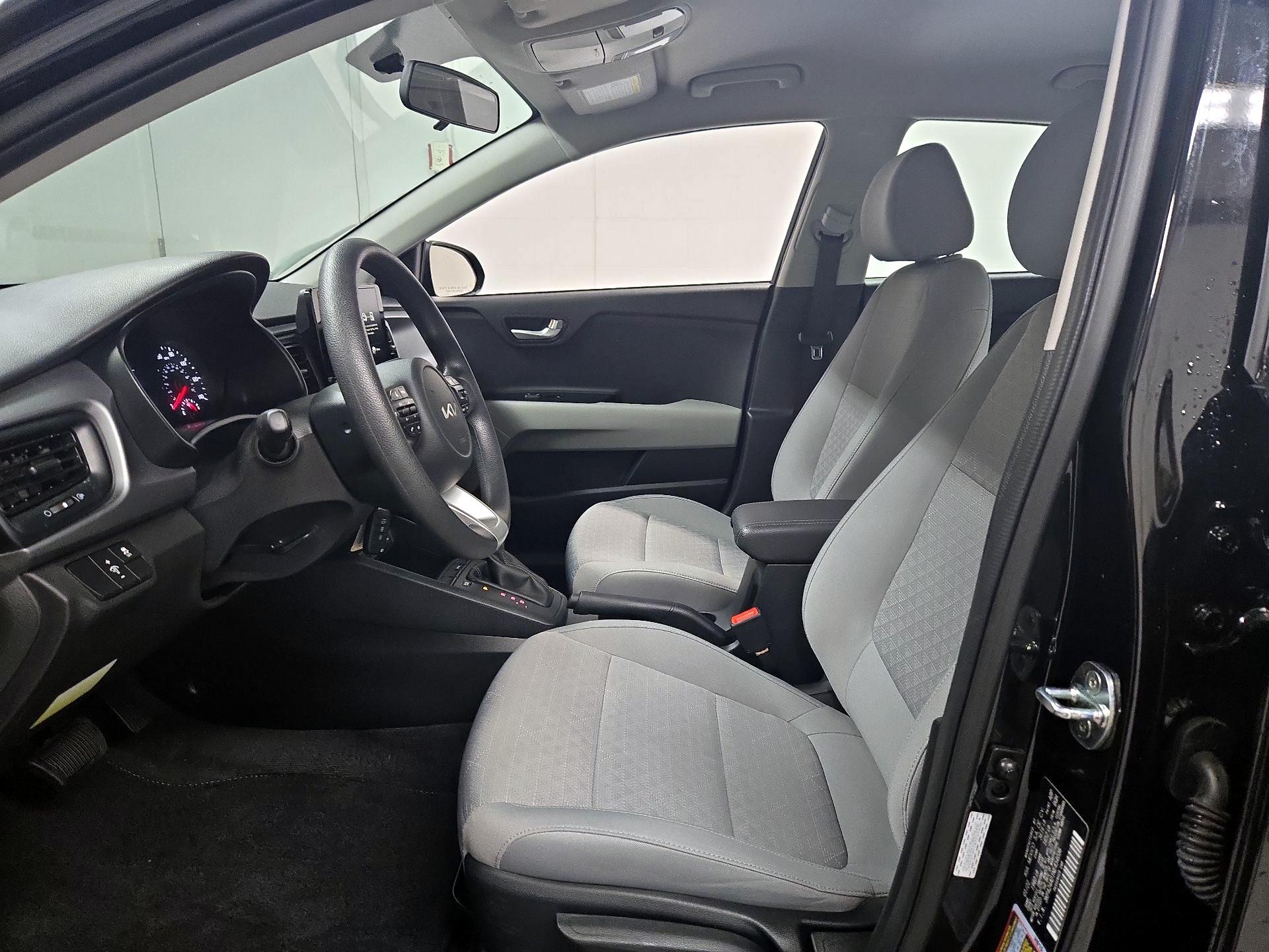 Thumbnail: 2022 Kia Rio - 11