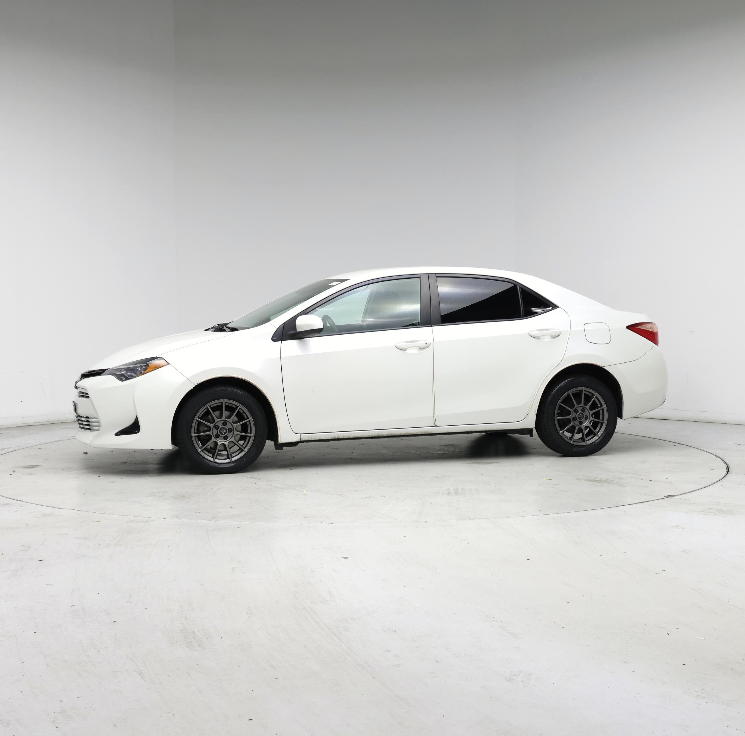Thumbnail: 2017 Toyota Corolla - 3