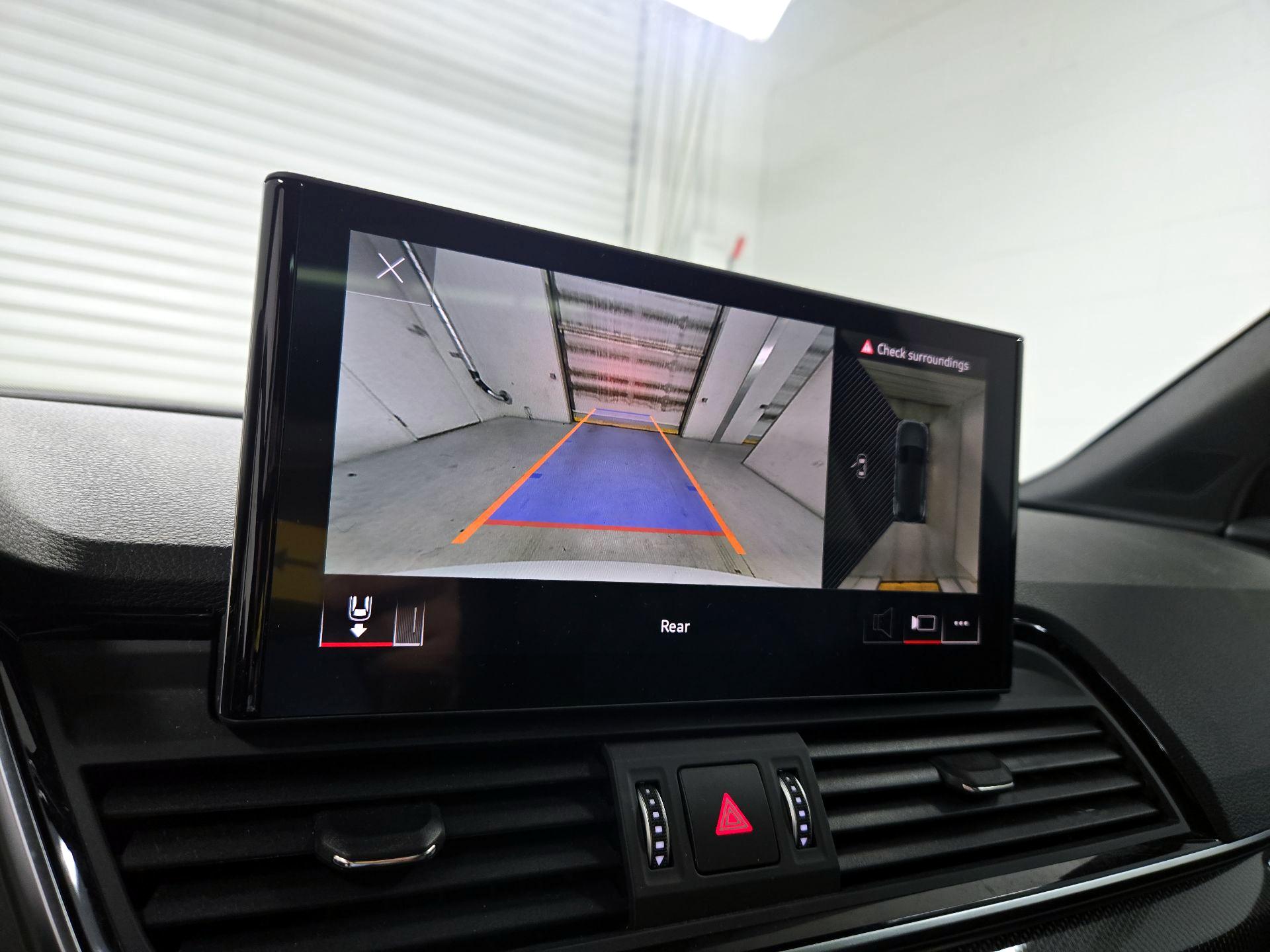 Thumbnail: 2021 Audi SQ5 - 14