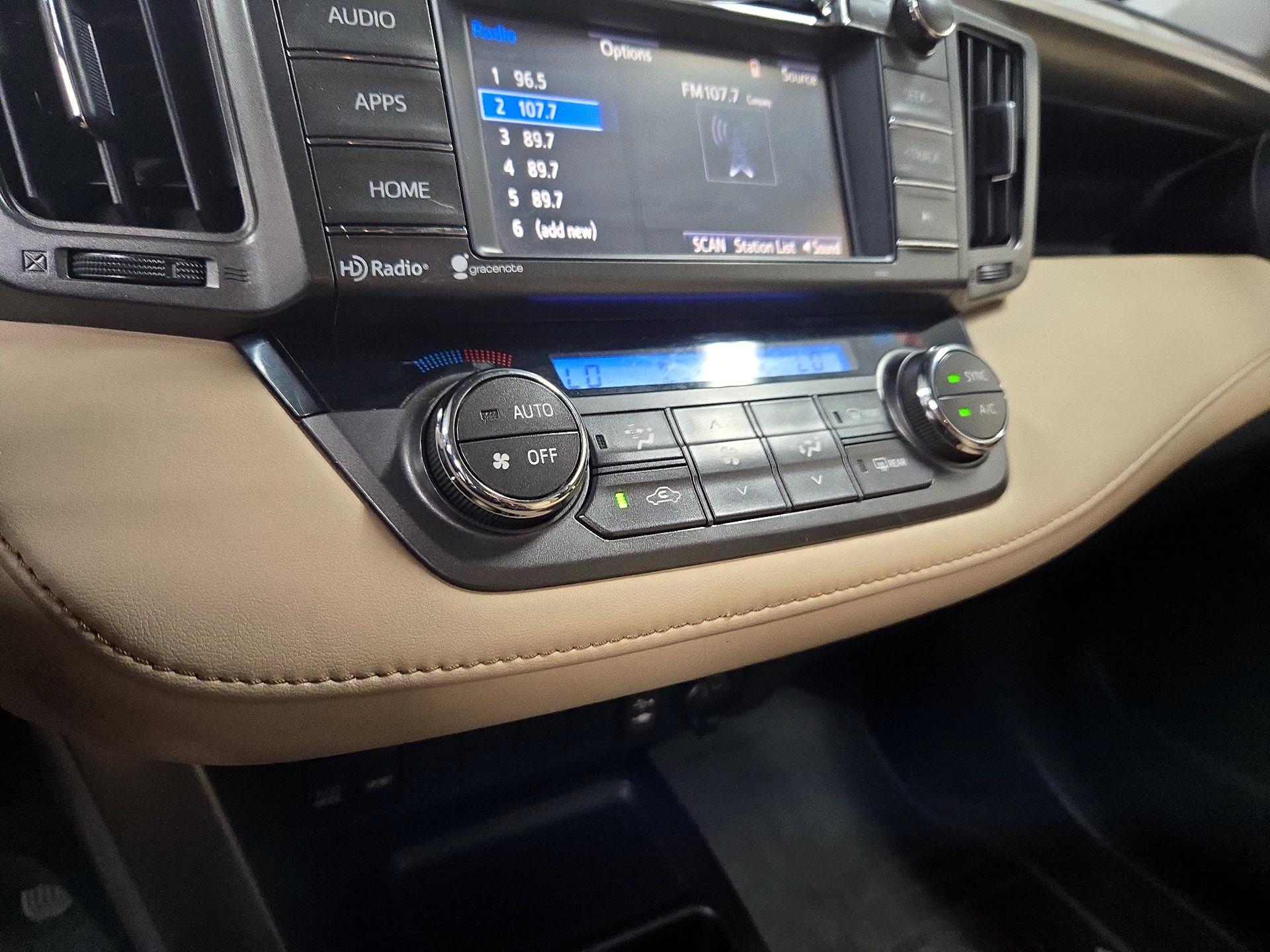 Thumbnail: 2015 Toyota RAV4 - 16