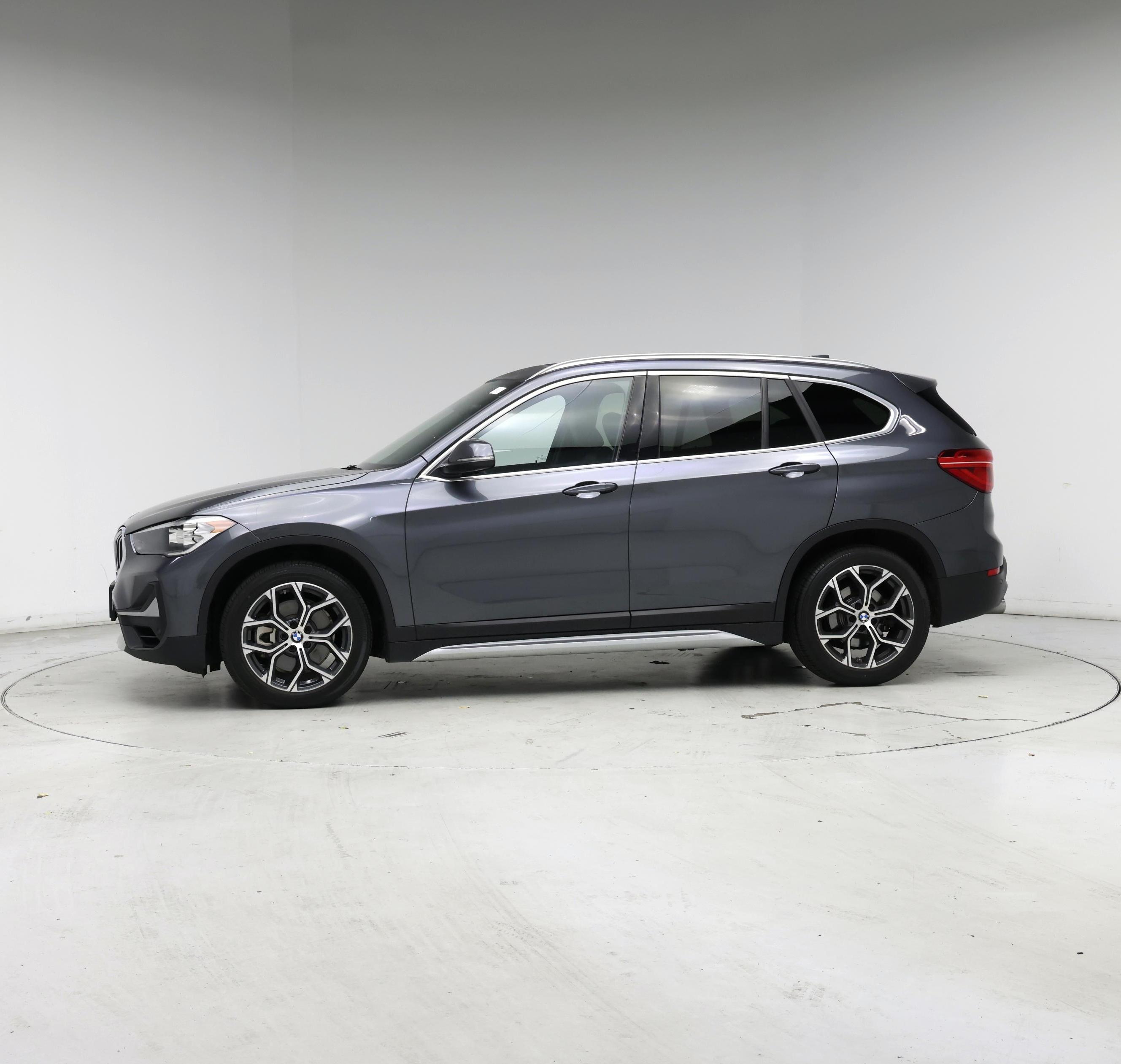 Thumbnail: 2021 BMW X1 - 3
