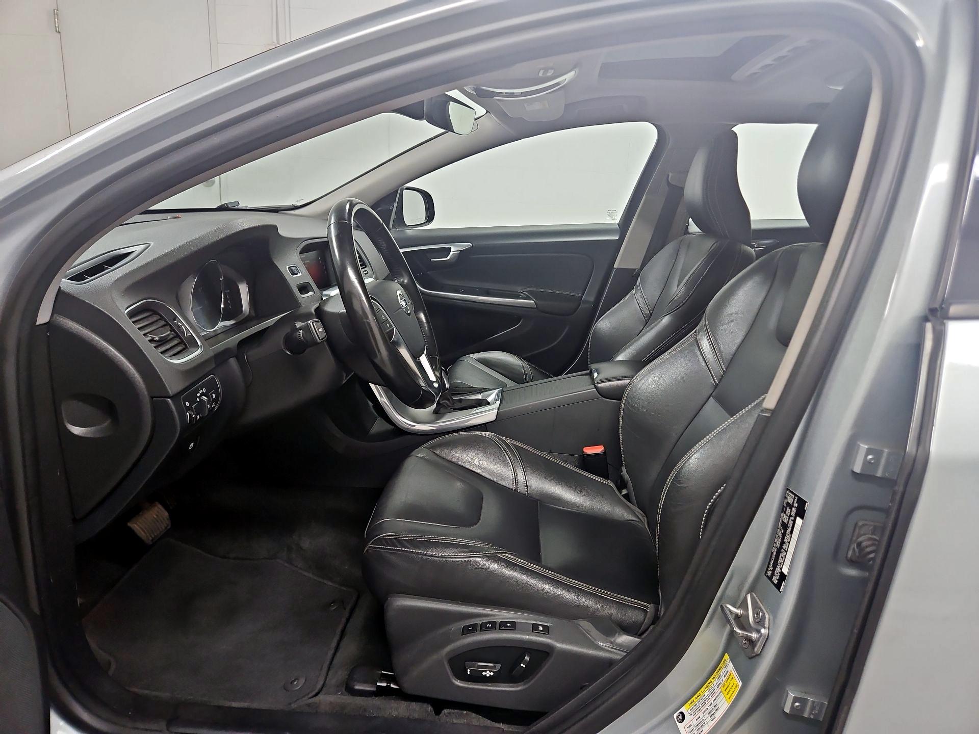 Thumbnail: 2018 Volvo V60 - 11