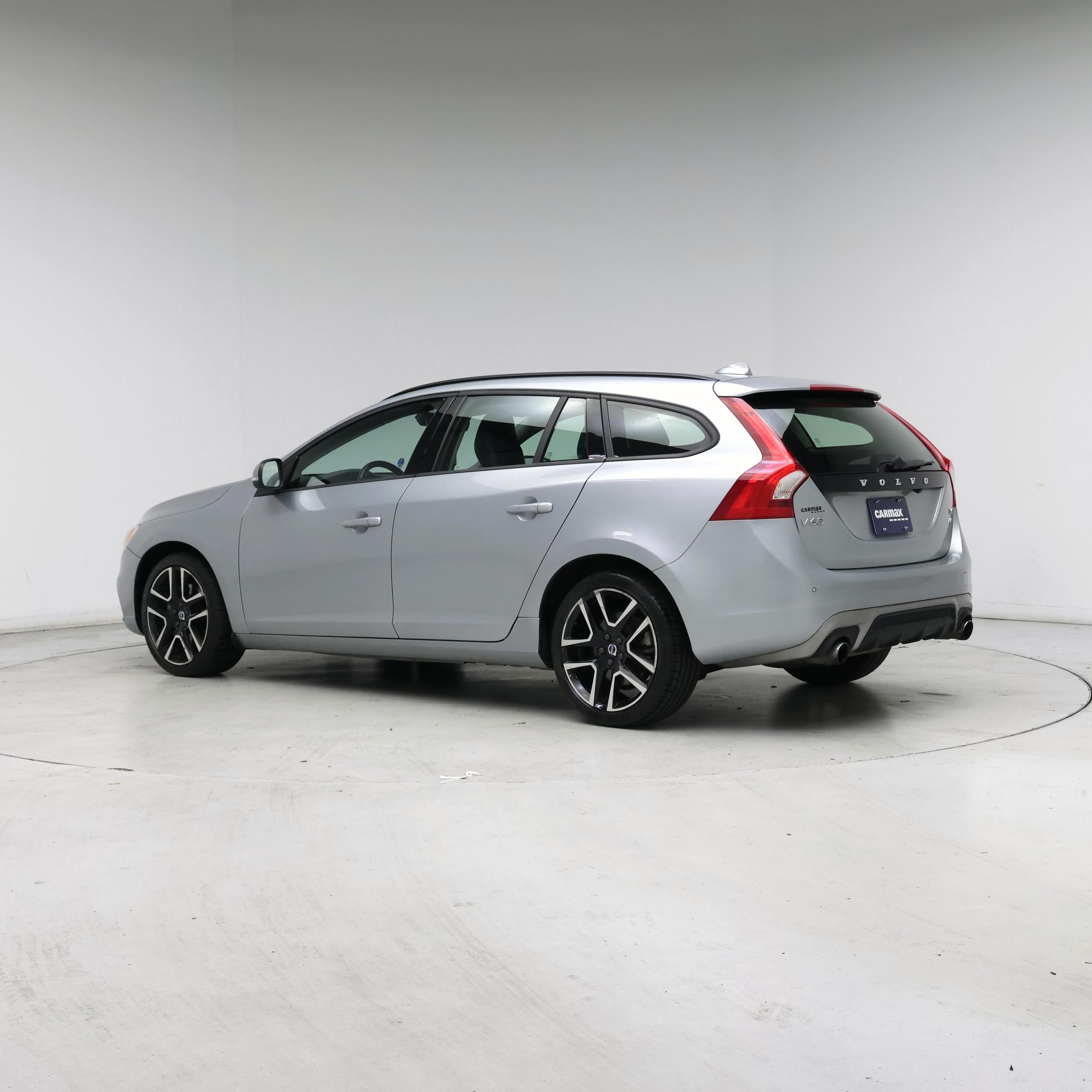 Thumbnail: 2018 Volvo V60 - 2