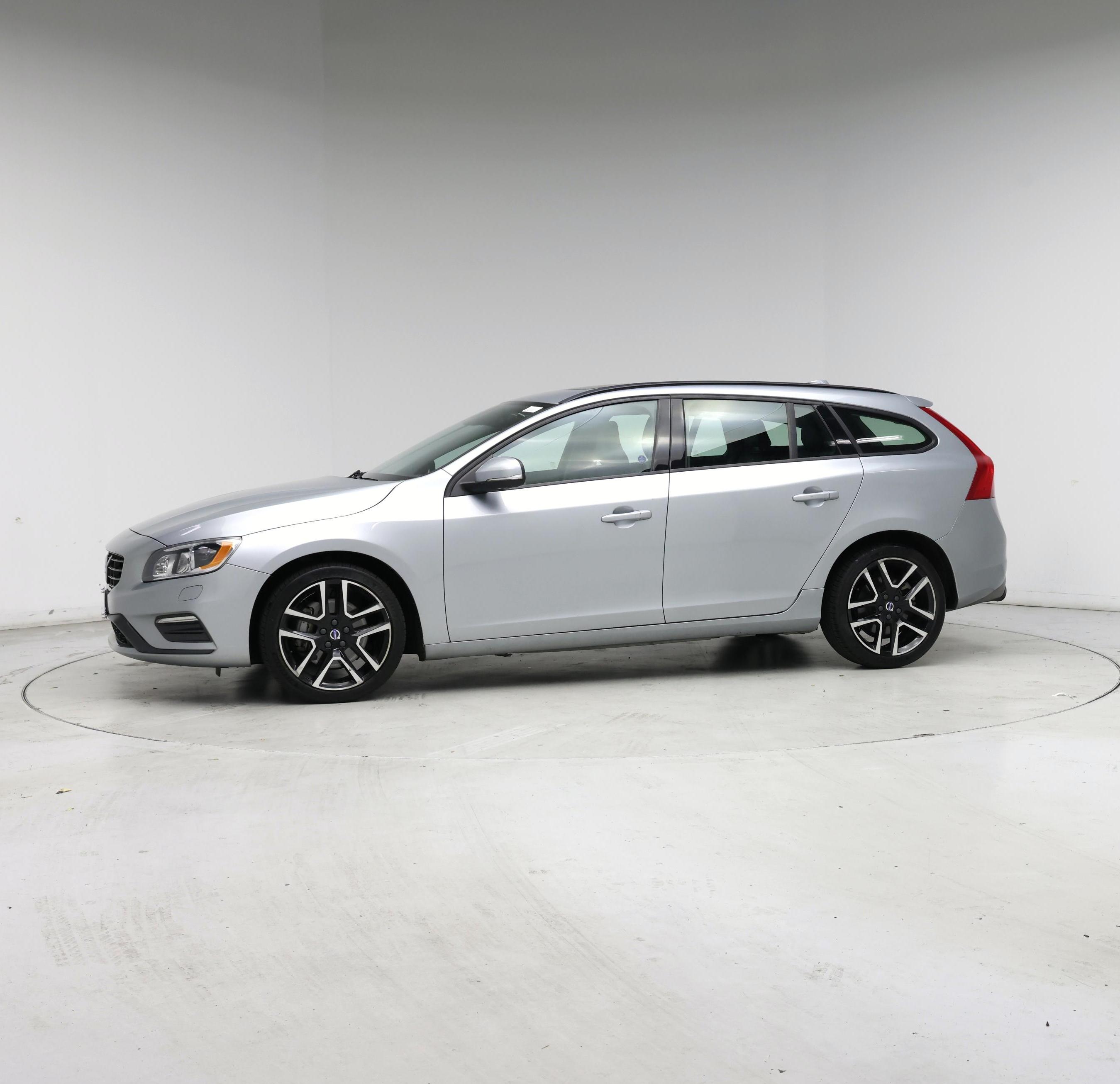 Thumbnail: 2018 Volvo V60 - 3