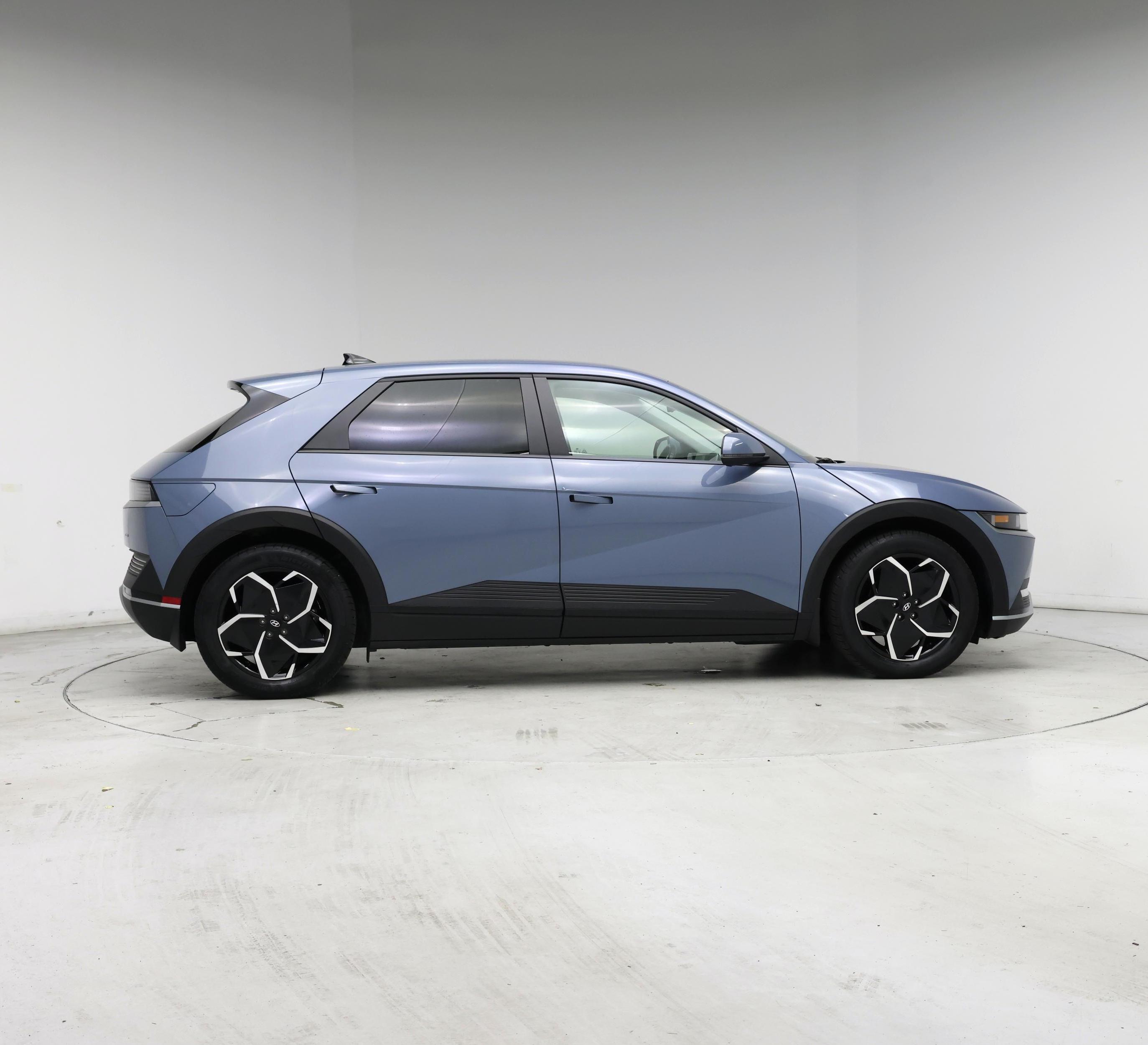 Thumbnail: 2023 Hyundai Ioniq 5 - 7