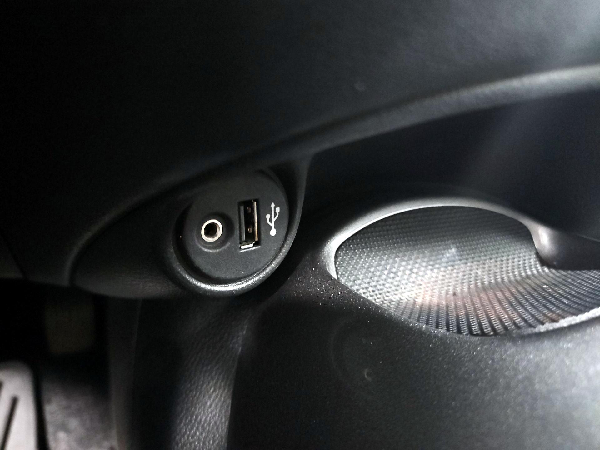 Thumbnail: 2014 Nissan Juke - 19