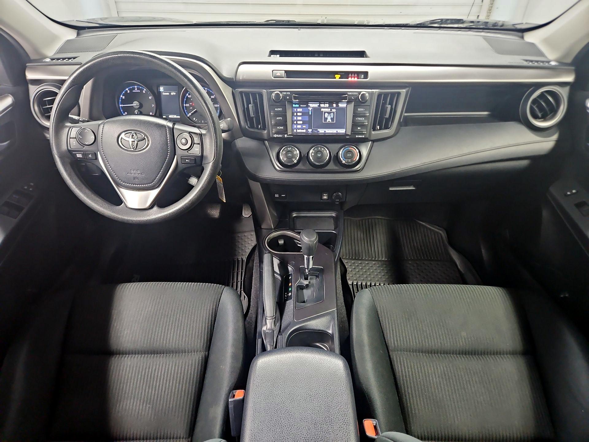 Thumbnail: 2018 Toyota RAV4 - 9