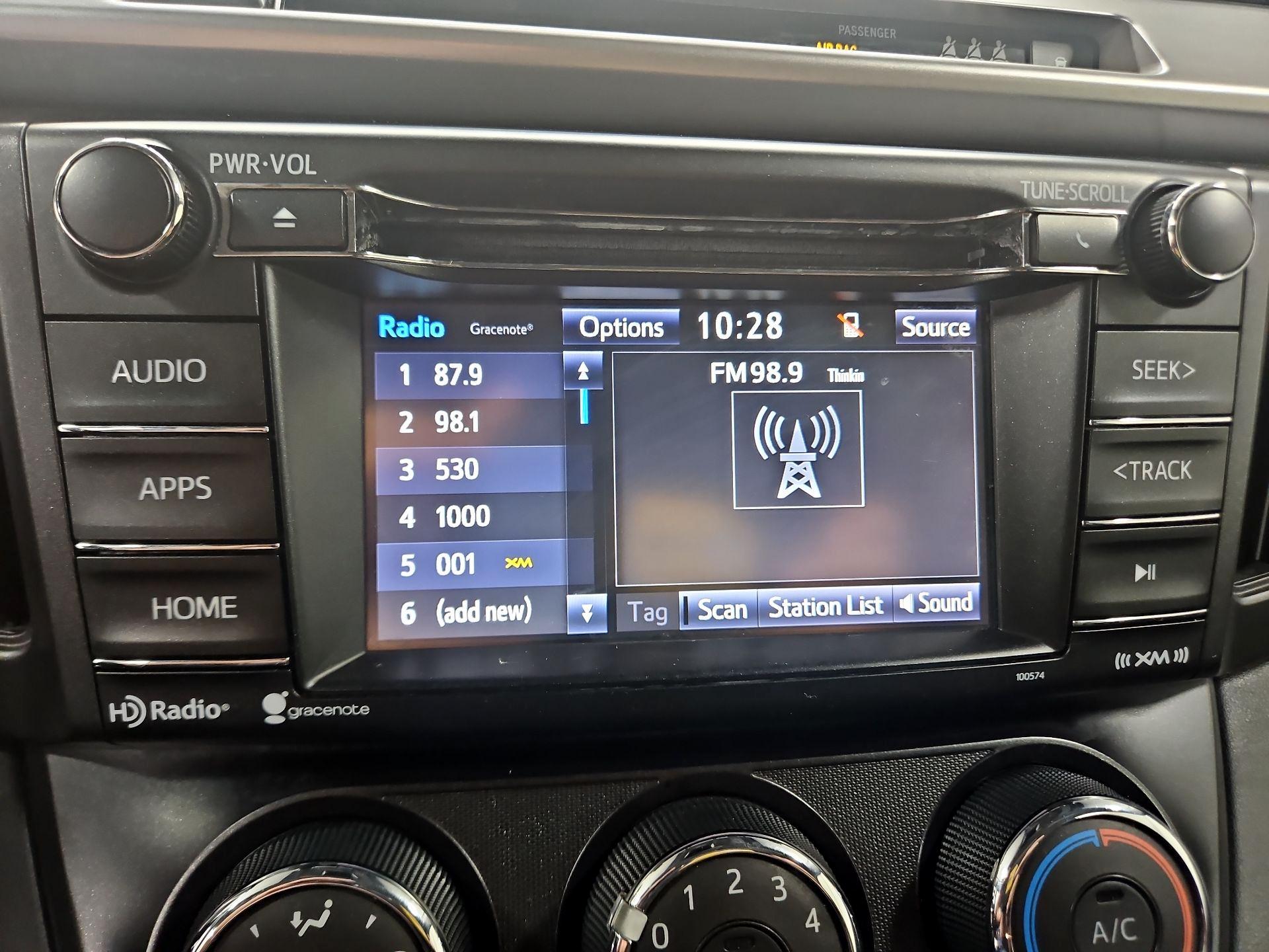 Thumbnail: 2018 Toyota RAV4 - 15