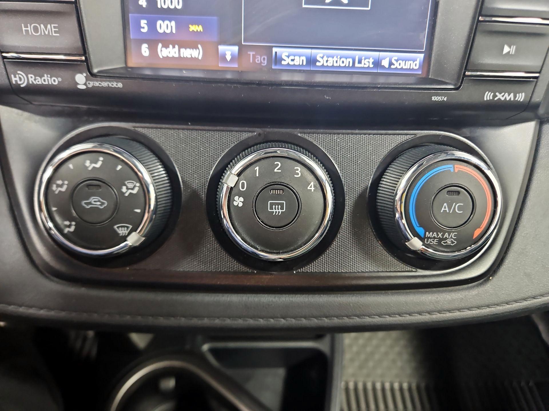 Thumbnail: 2018 Toyota RAV4 - 16