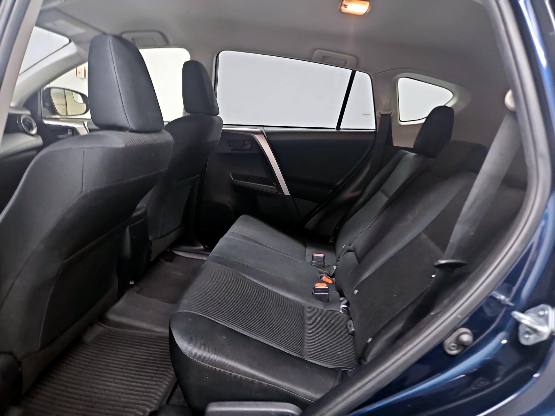 Thumbnail: 2018 Toyota RAV4 - 19