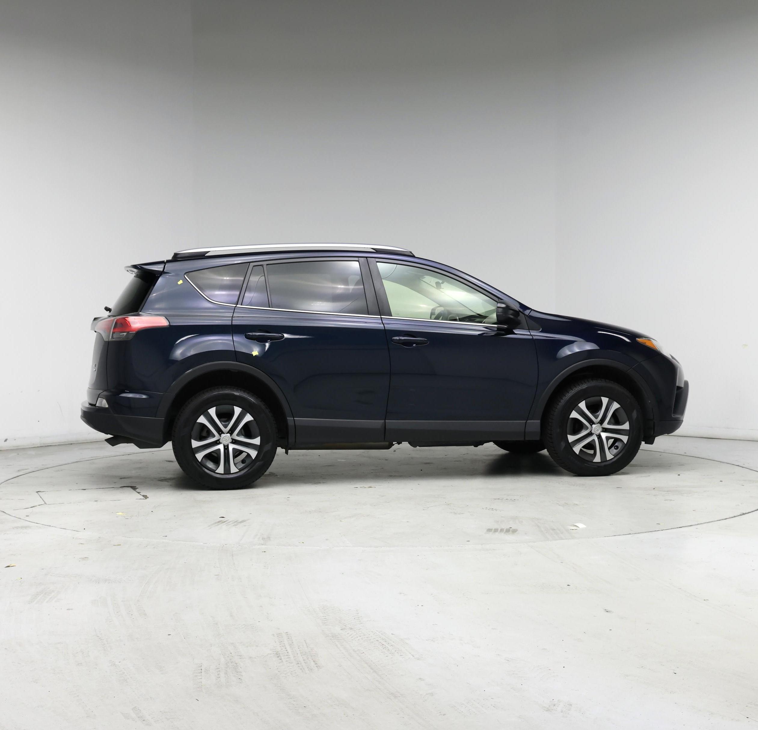 Thumbnail: 2018 Toyota RAV4 - 7