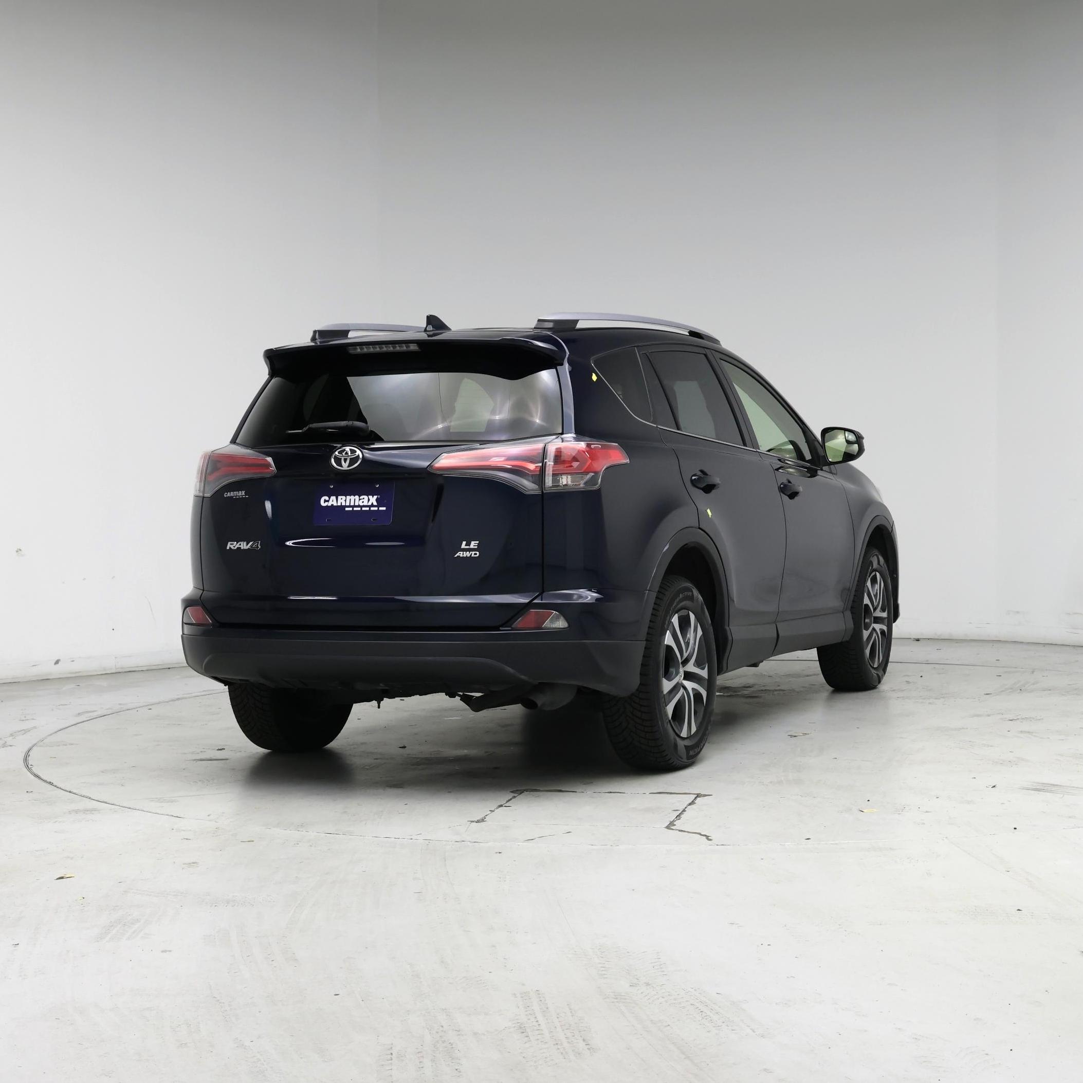 Thumbnail: 2018 Toyota RAV4 - 8