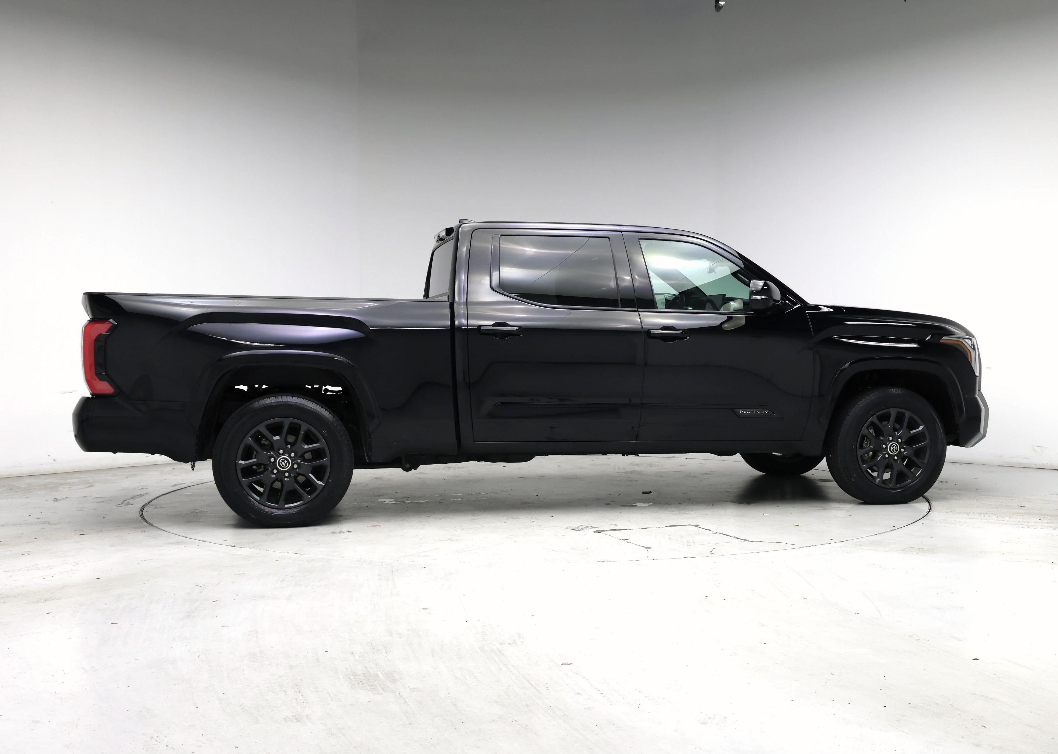 Thumbnail: 2022 Toyota Tundra - 7